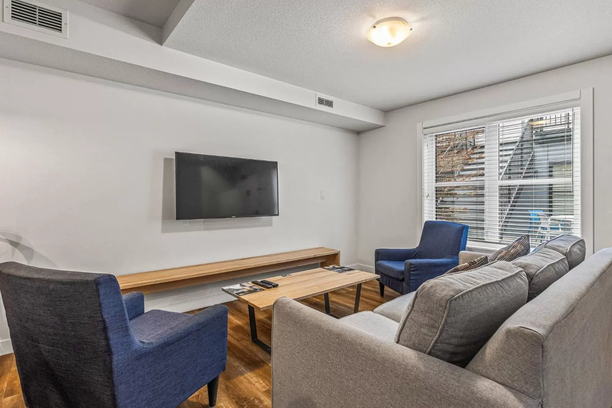 Living room, Seating Area in Basecamp Resorts Canmore