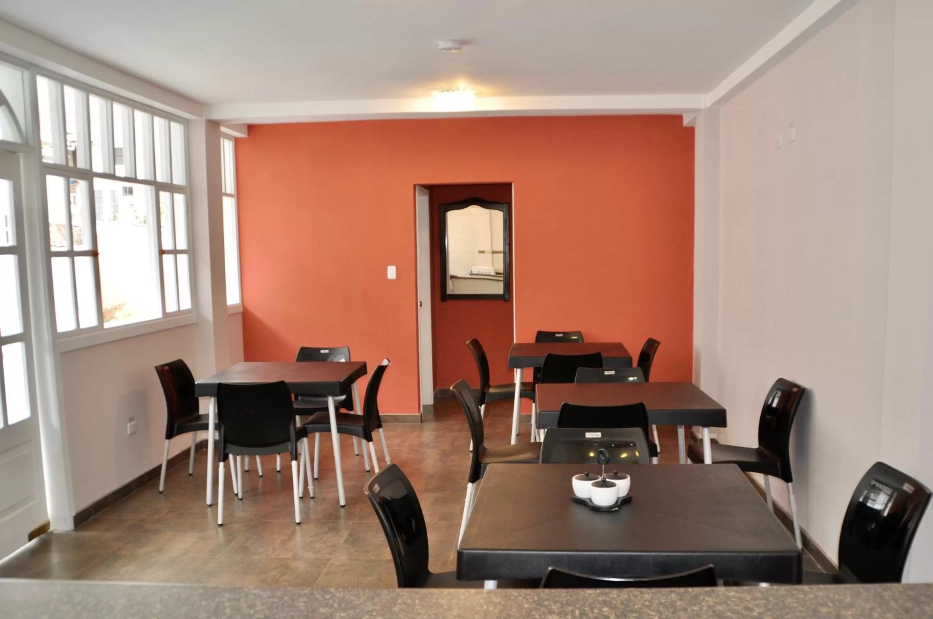 Restaurant/places to eat in Hotel Europa