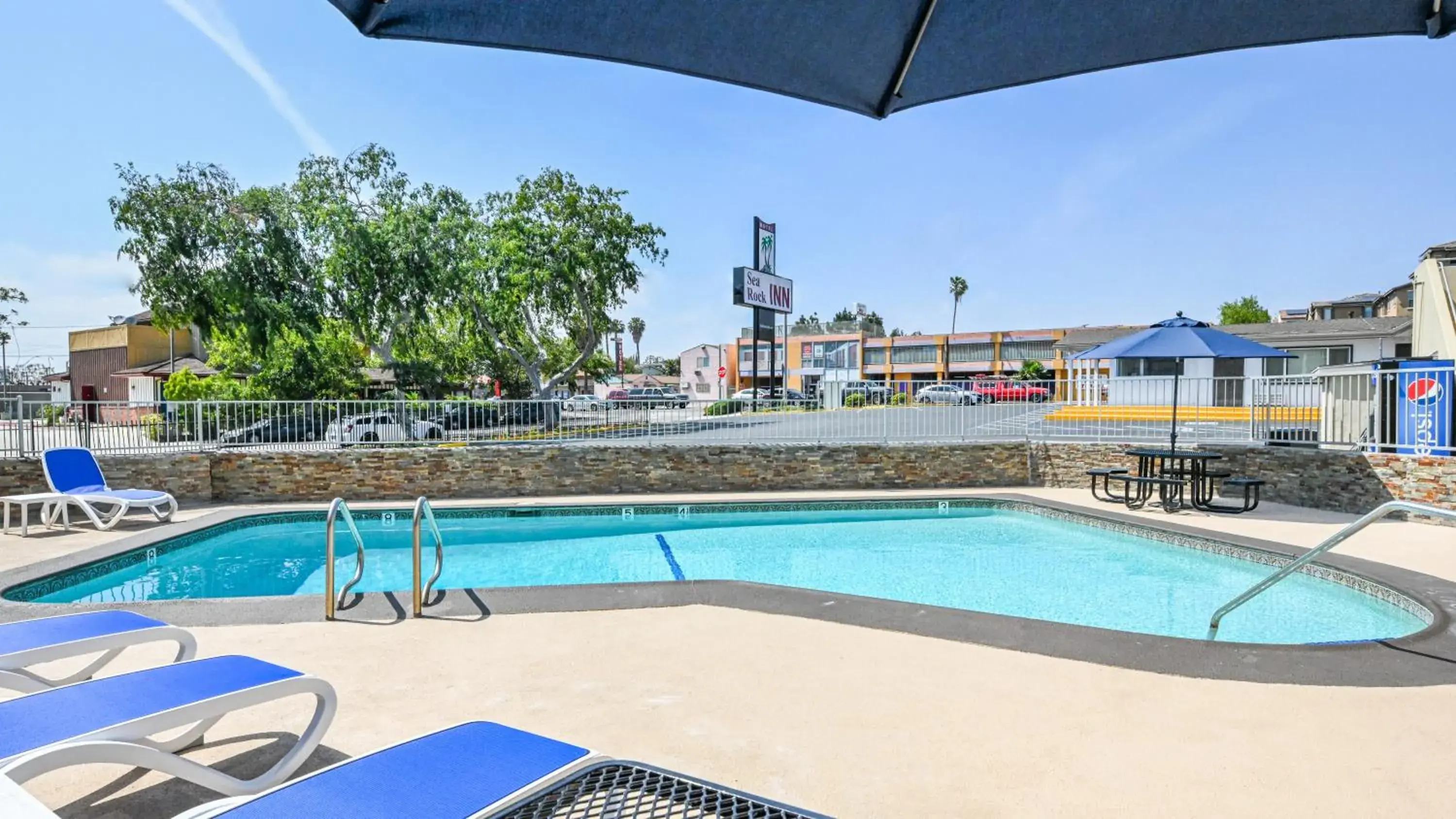 Swimming Pool in Sea Rock Inn - Long Beach