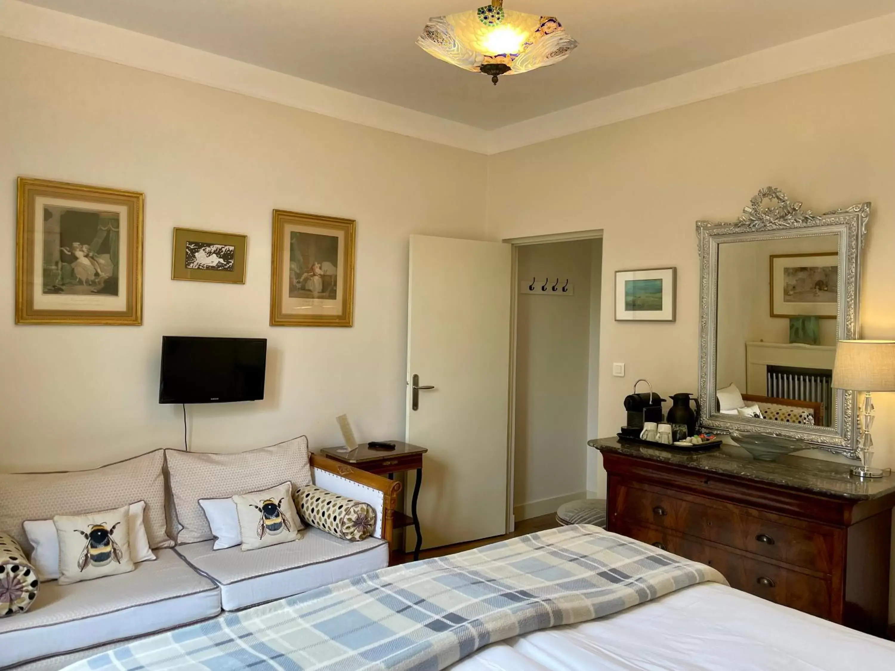 Bedroom in La Villa de Chinon