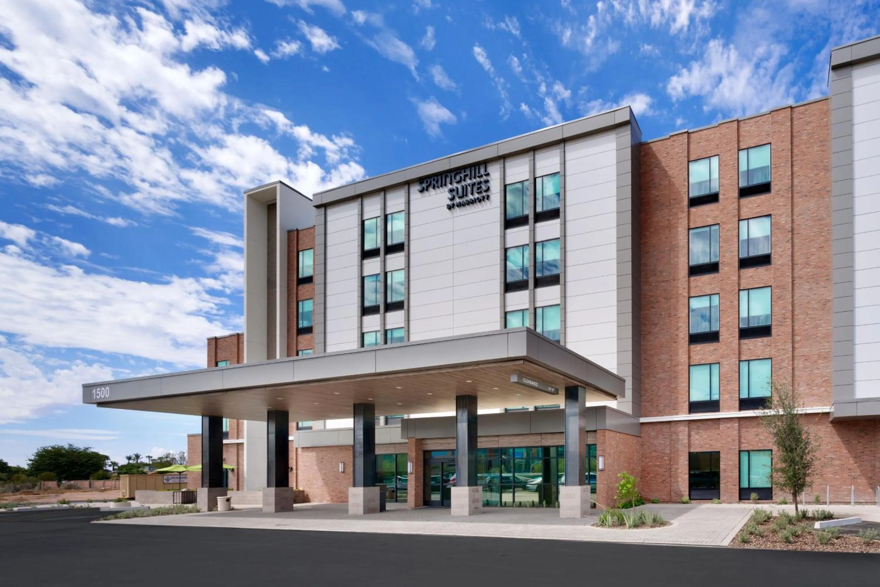 Property building in SpringHill Suites by Marriott Phoenix Scottsdale