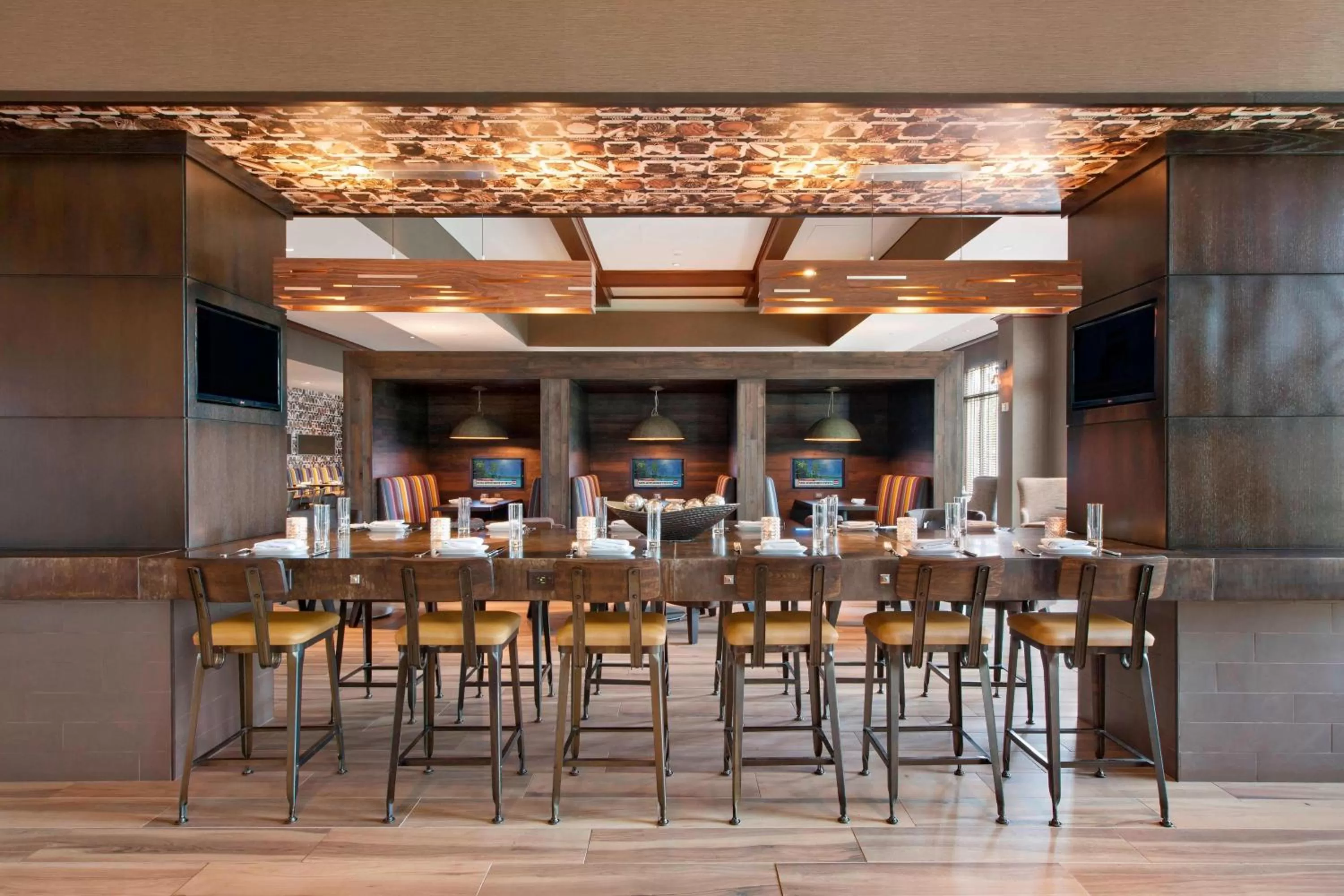 Restaurant/places to eat in Bridgewater Marriott