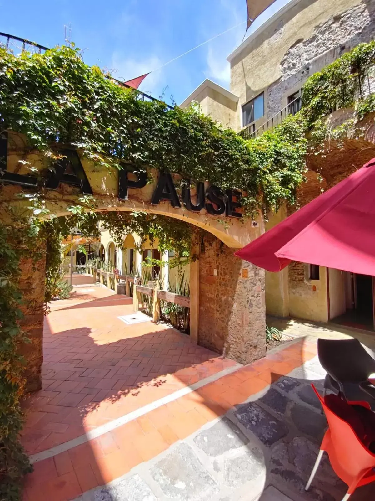 Patio in Hotel el Descanso Barrio del Artista