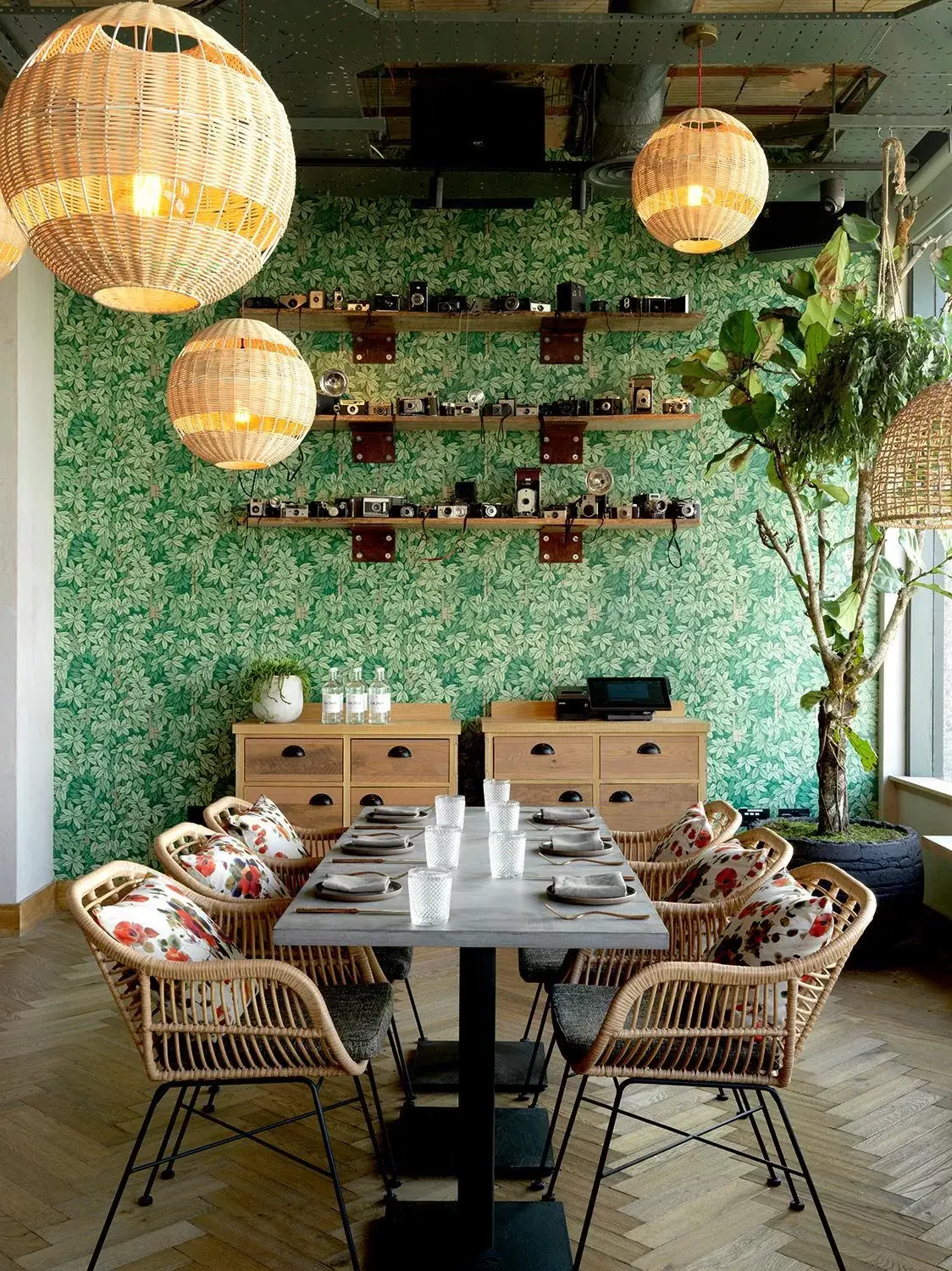 Restaurant/places to eat in Treehouse Hotel London