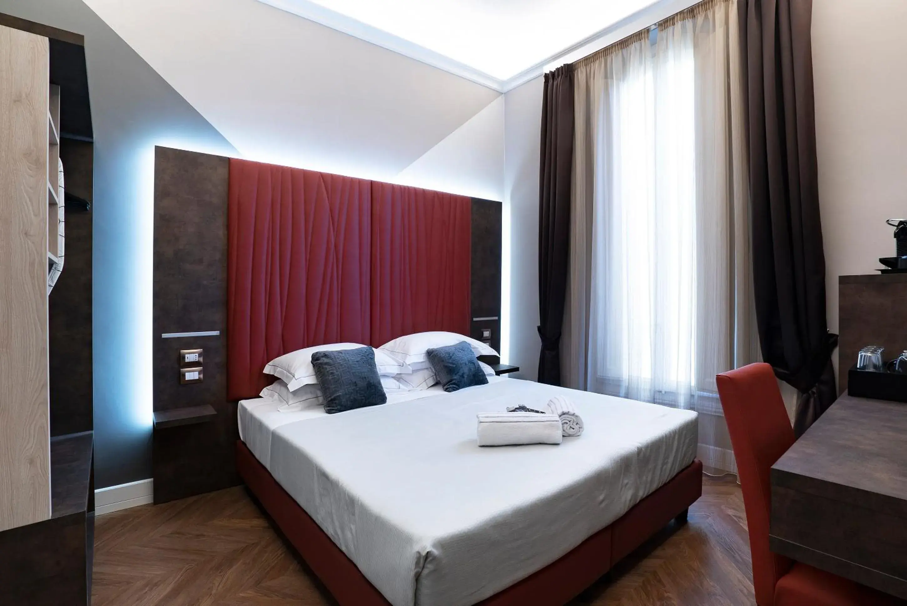Photo of the whole room, Bed in Artemide Guest House