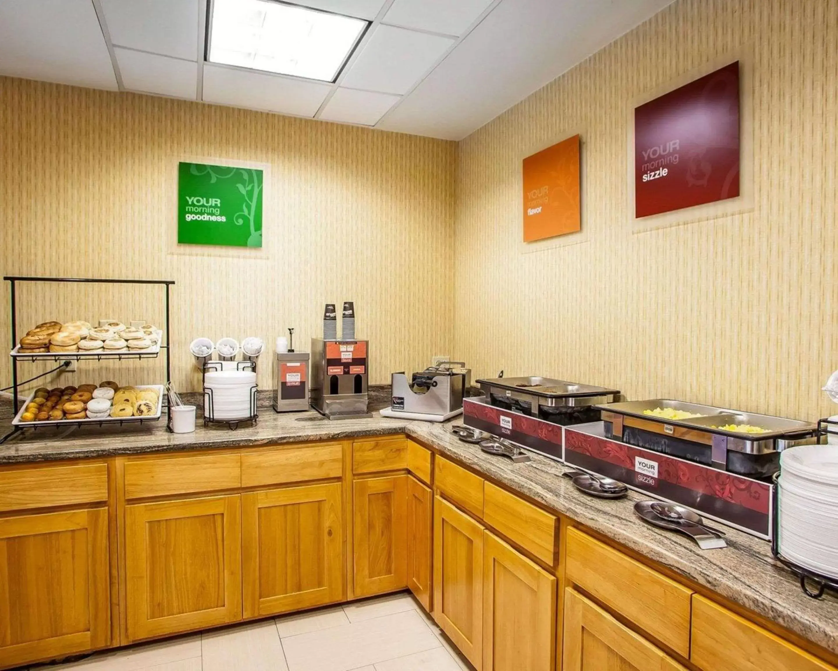 Restaurant/places to eat in Comfort Inn Lehigh Valley West