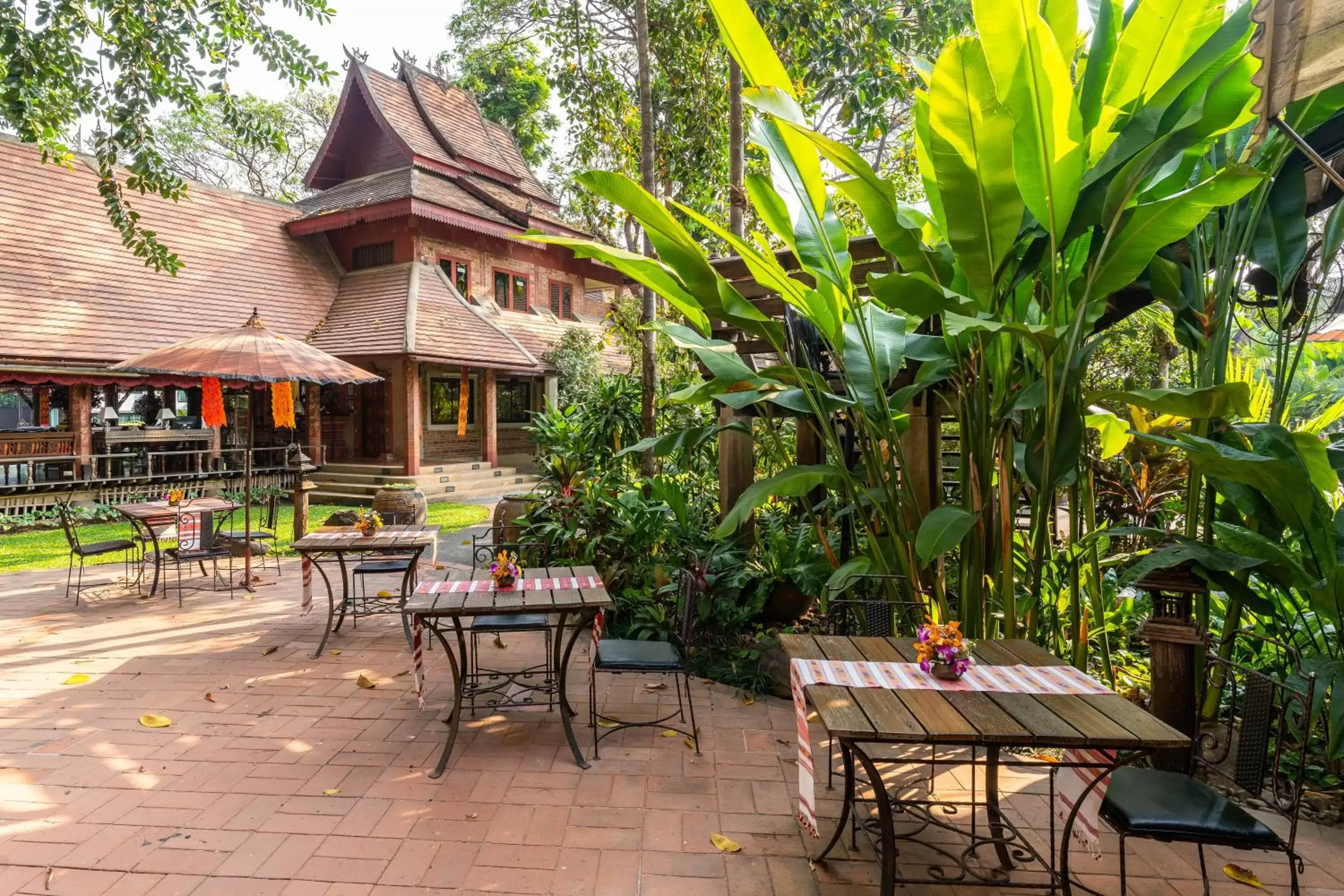 Restaurant/places to eat, Patio/Outdoor Area in Yaang Come Village Hotel - SHA Extra Plus