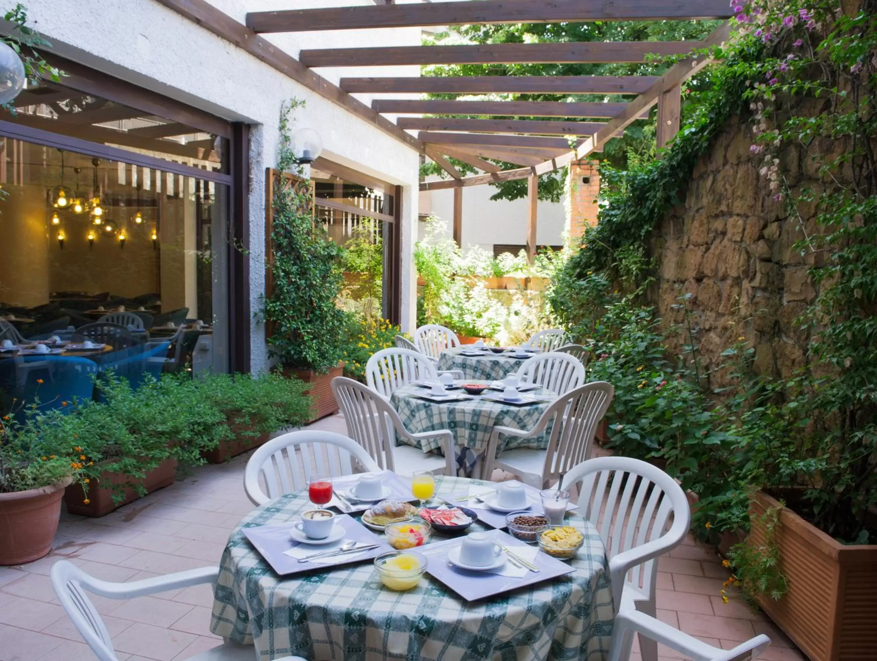Restaurant/Places to Eat in Hotel La Pergola