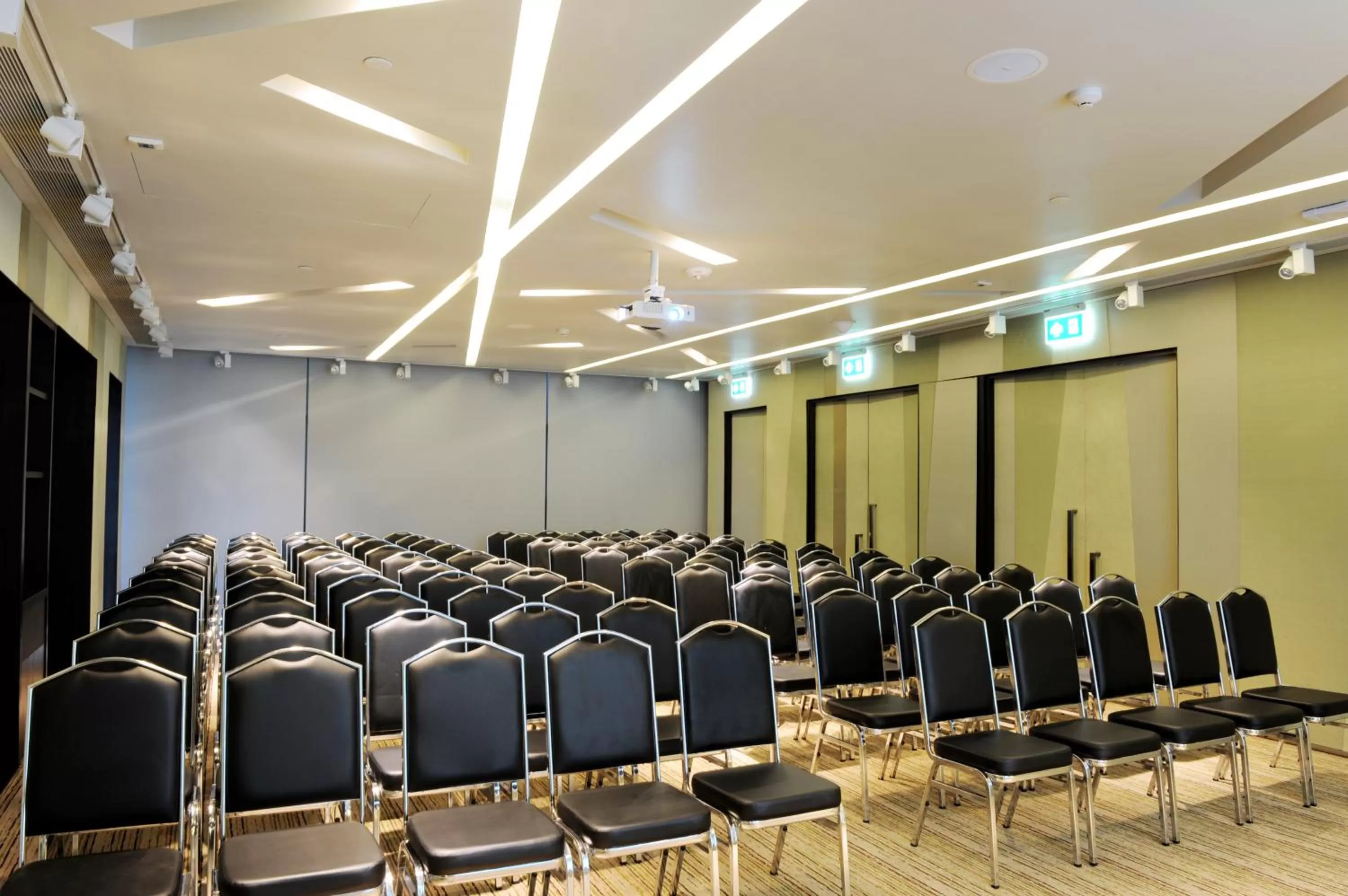 Business facilities in Mode Sathorn Hotel - SHA Extra Plus