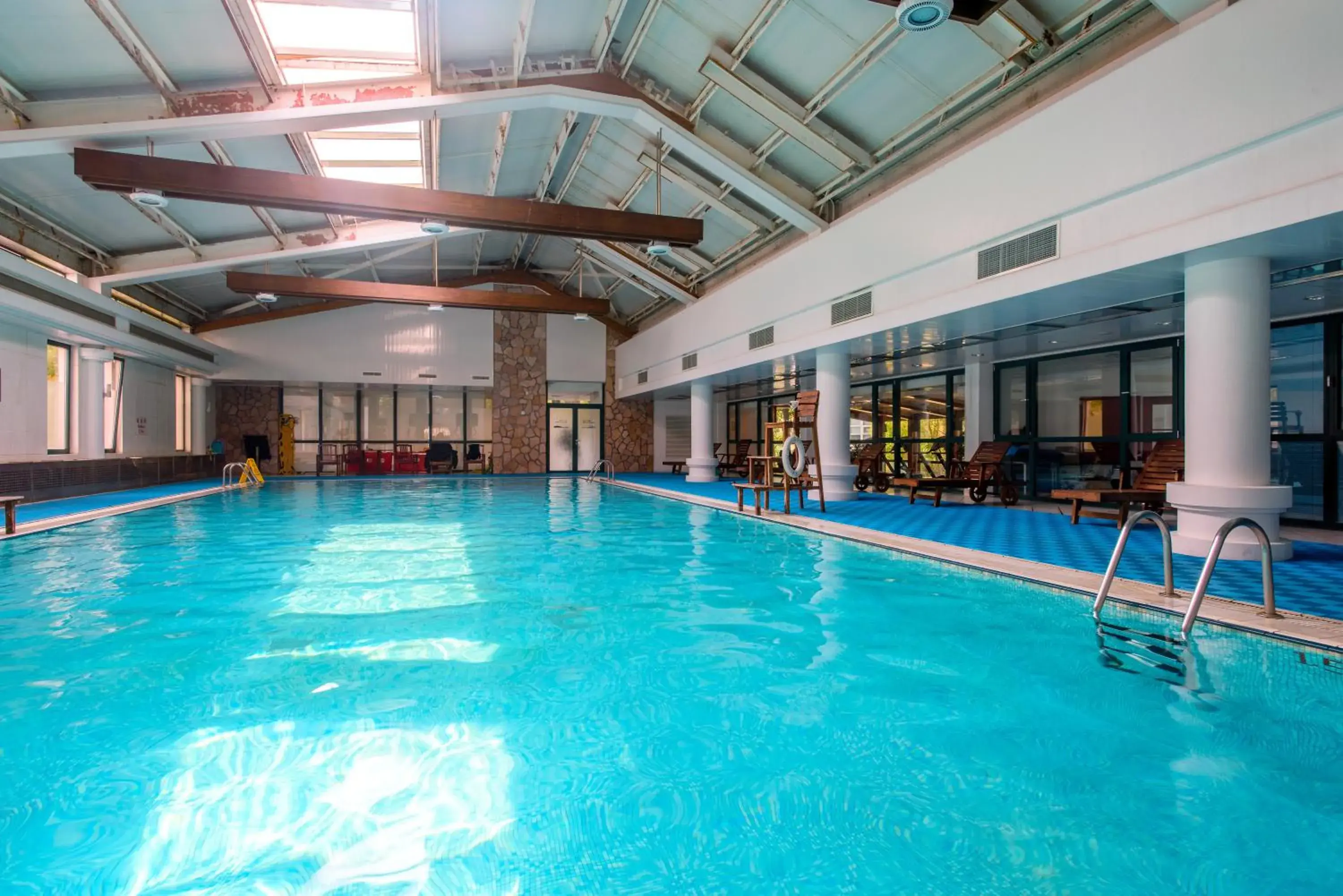 Swimming pool in Hong Qiao State Guest House Swimming pool in Hong Qiao State Guest House