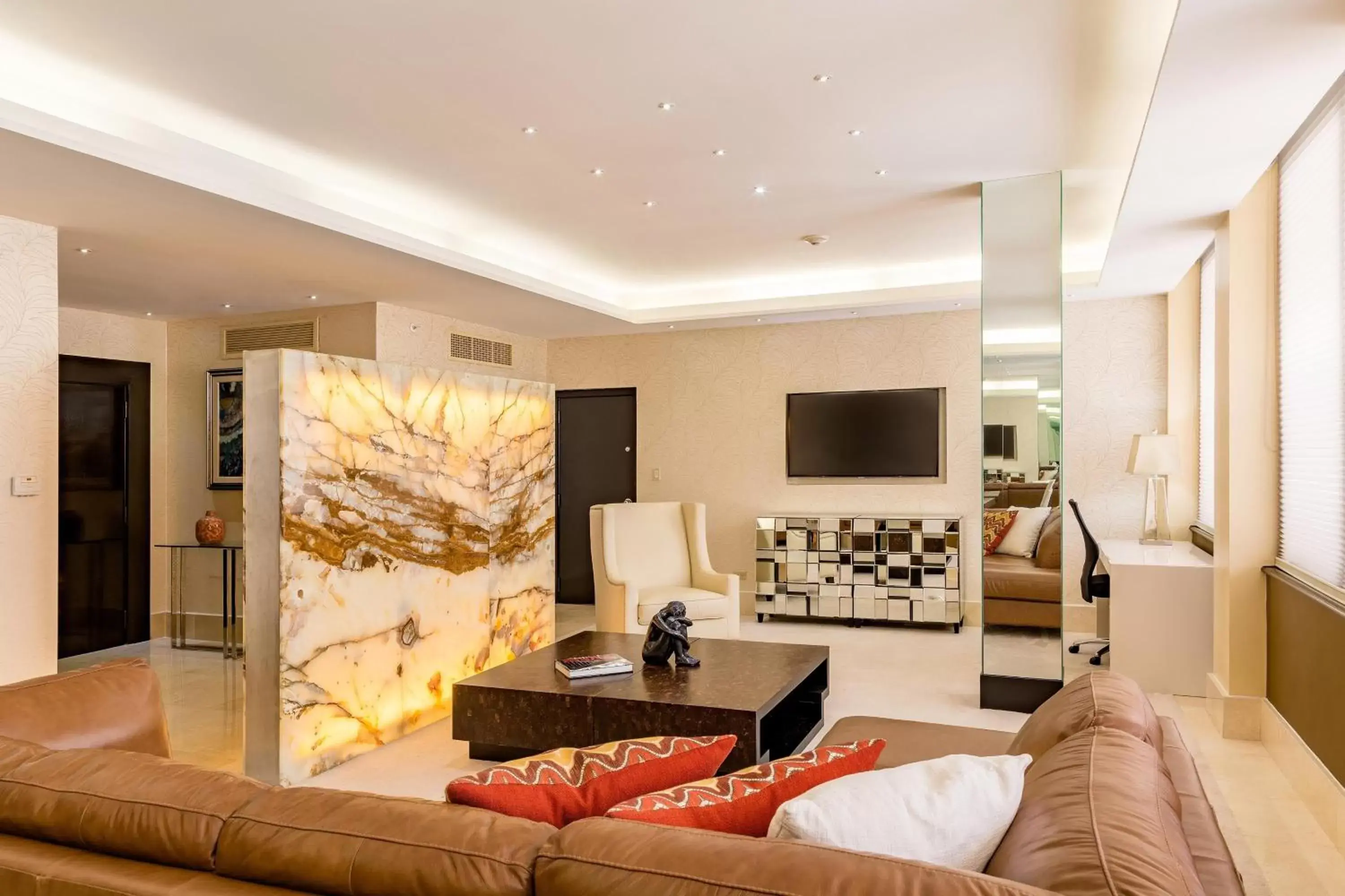 Living room, Seating Area in Sheraton Grand Panama