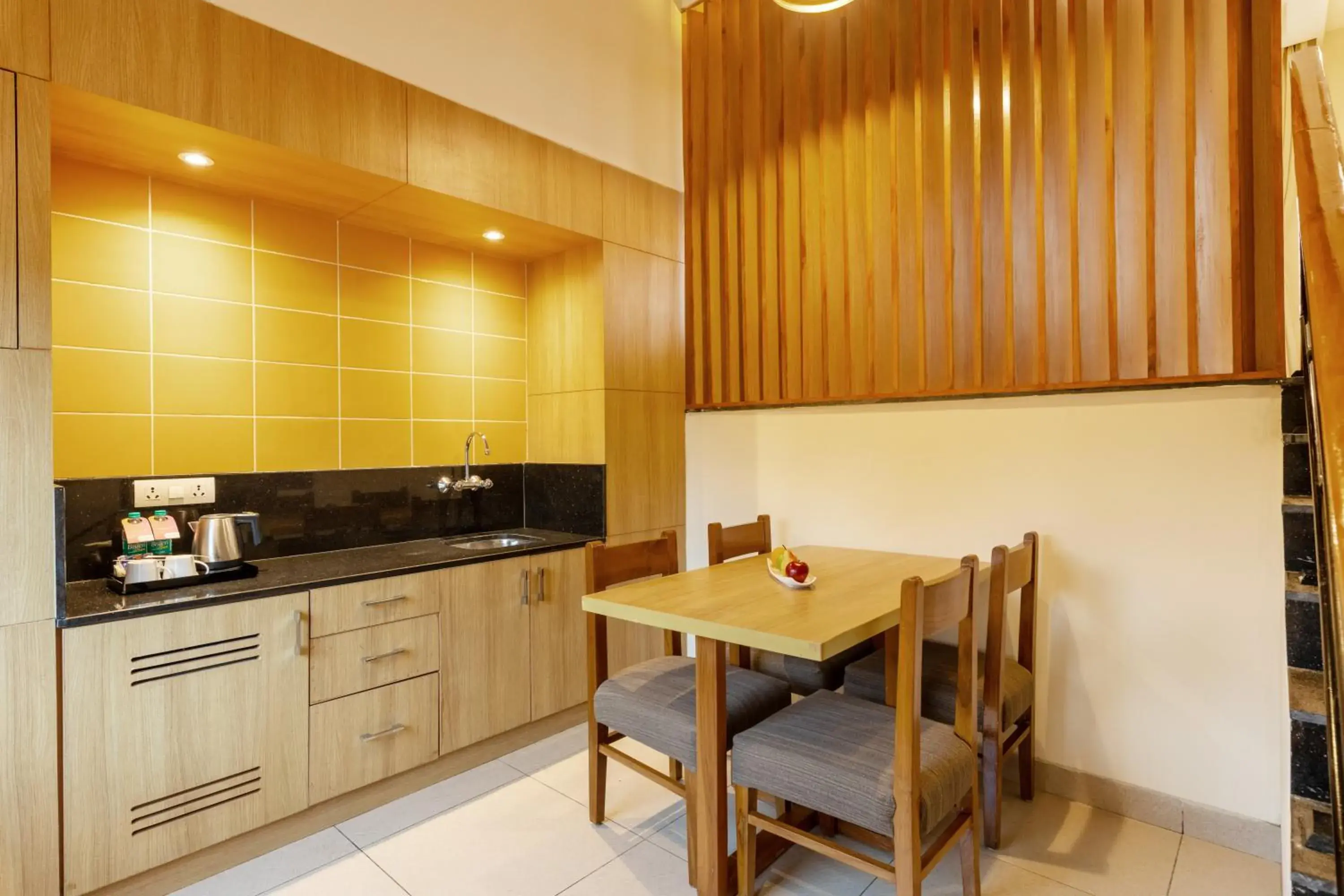 Kitchen/Kitchenette in Sterling Puri