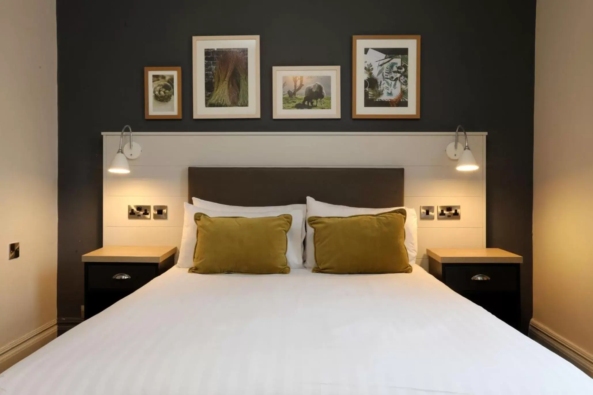 Bed in The Harrogate Inn - The Inn Collection Group