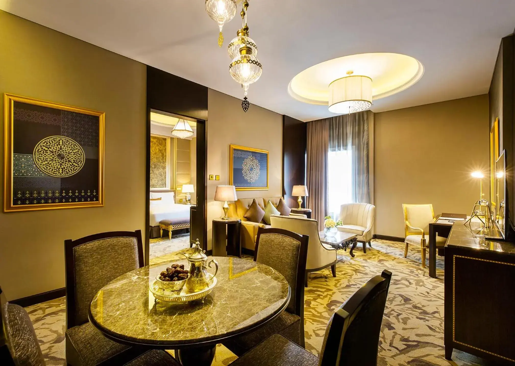Living room, Restaurant/Places to Eat in Ezdan Palace Hotel