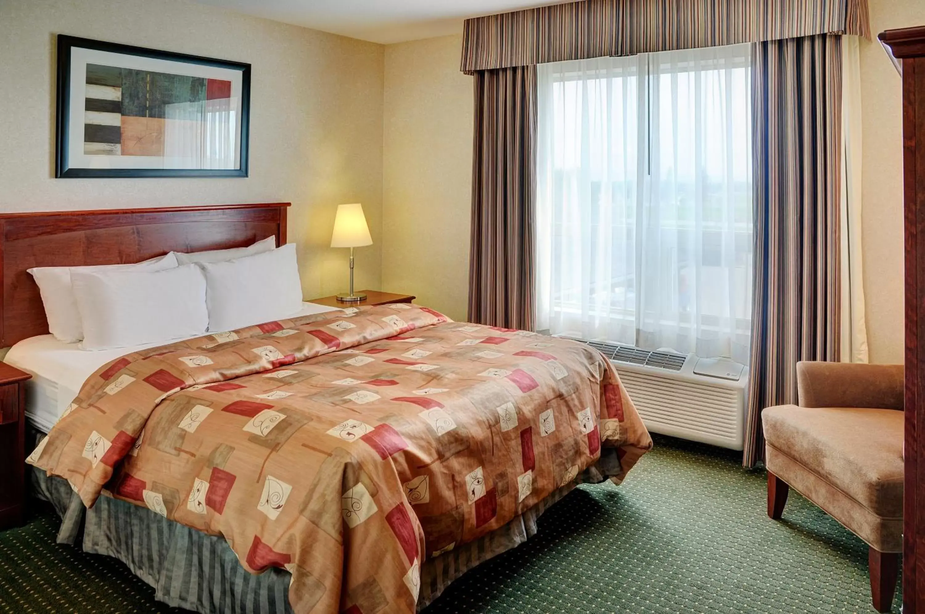Bedroom, Bed in Lakeview Inns & Suites - Slave Lake