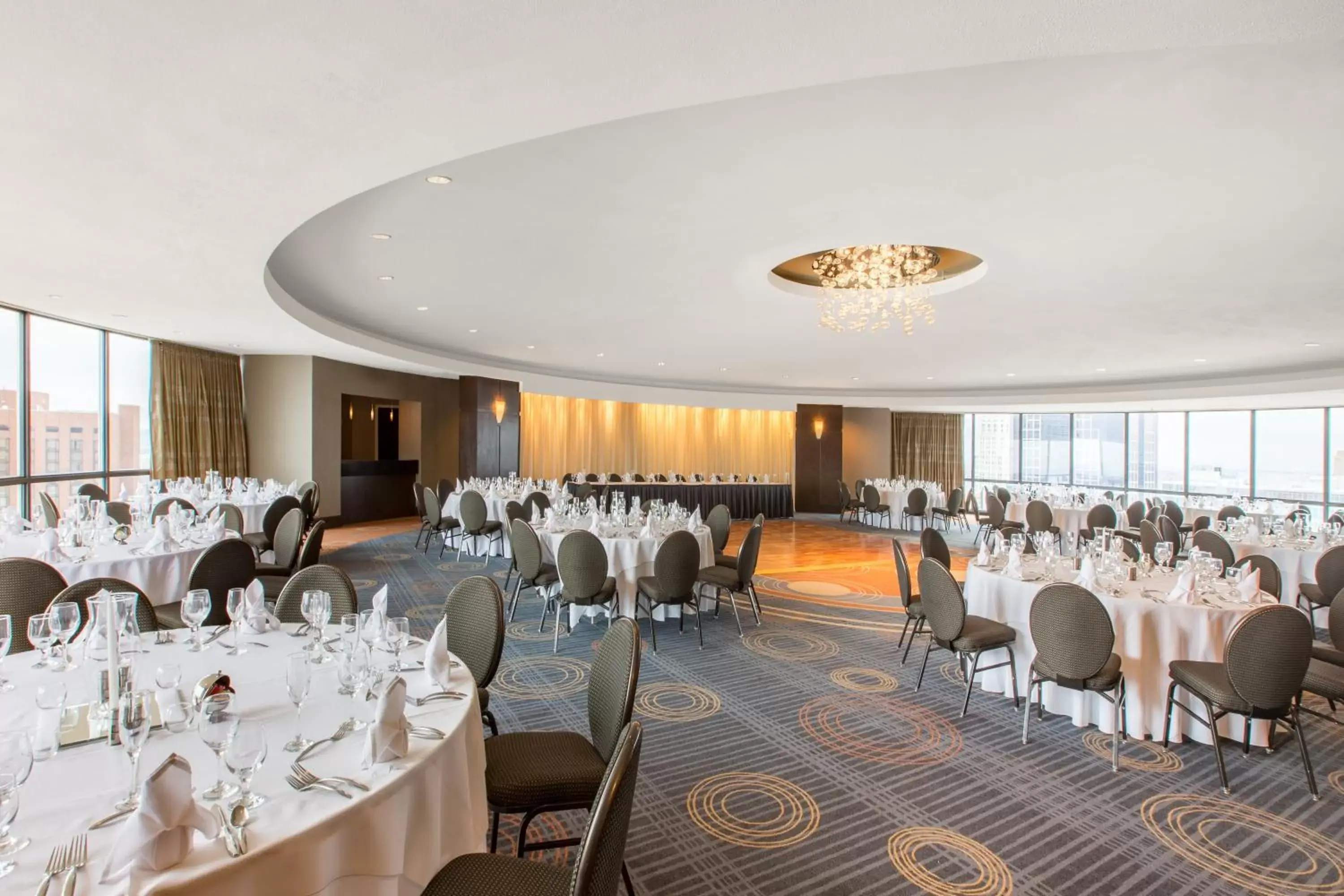 Banquet/Function facilities, Restaurant/Places to Eat in Crowne Plaza Kansas City Downtown, an IHG Hotel