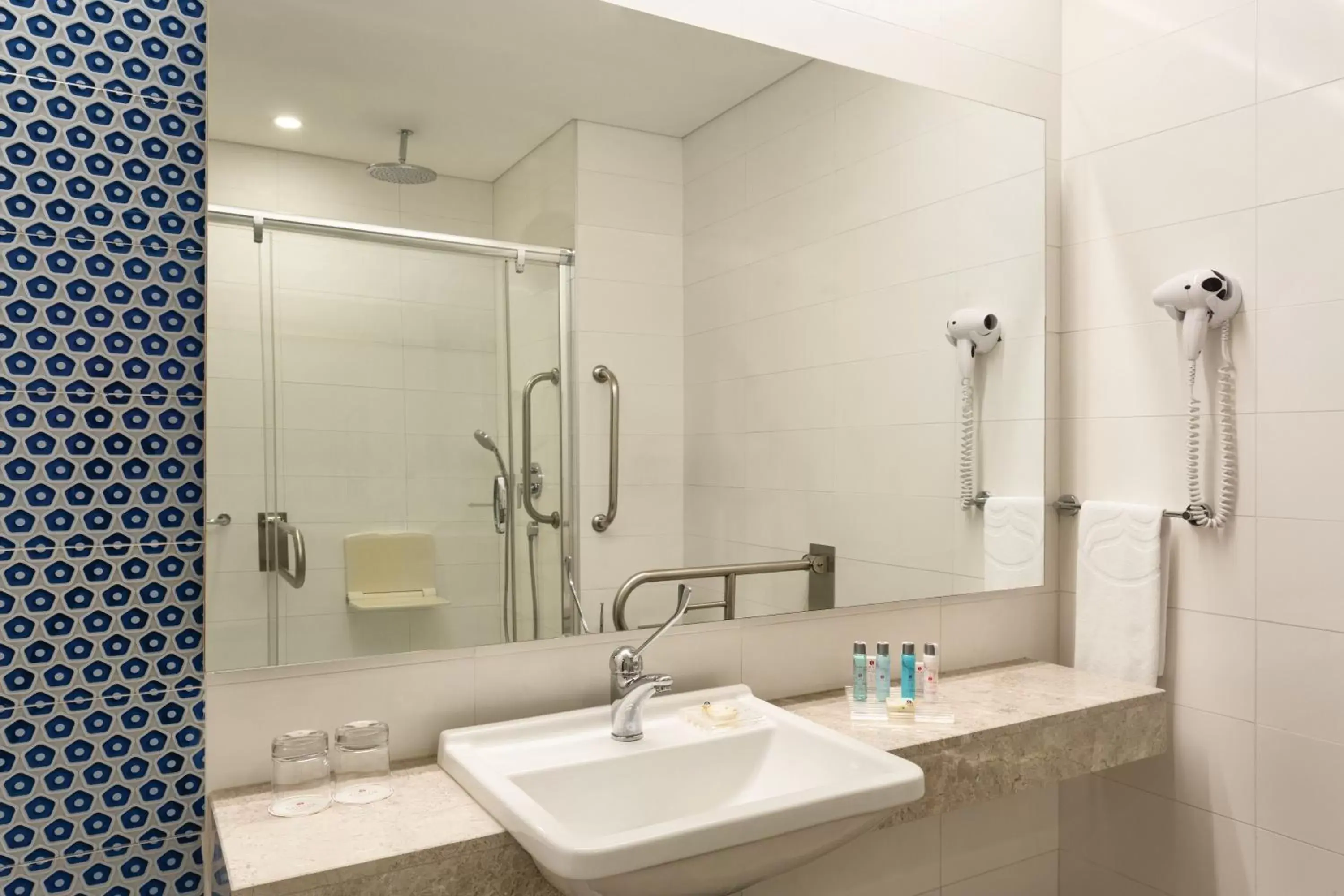 Bathroom in Ramada Hotel & Suites by Wyndham Izmir Kemalpasa