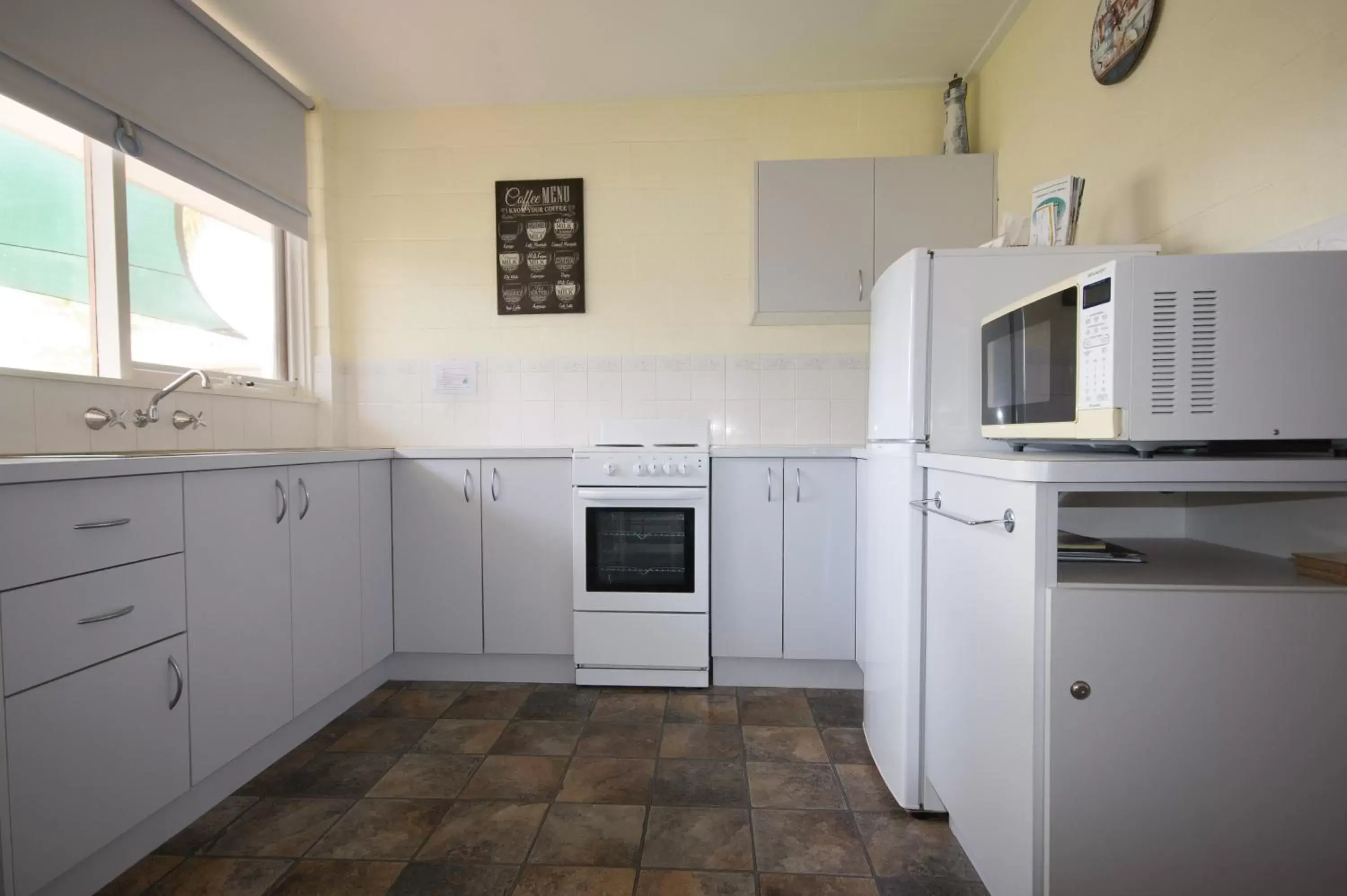 Kitchen or kitchenette, Kitchen/Kitchenette in Kalindo Merimbula