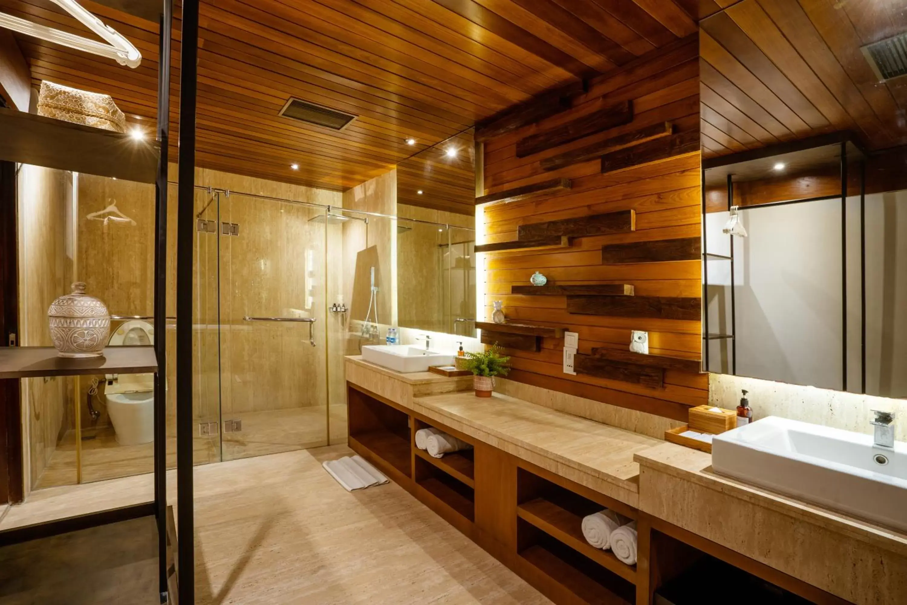 Bath, Bathroom in Crystalkuta Hotel - Bali