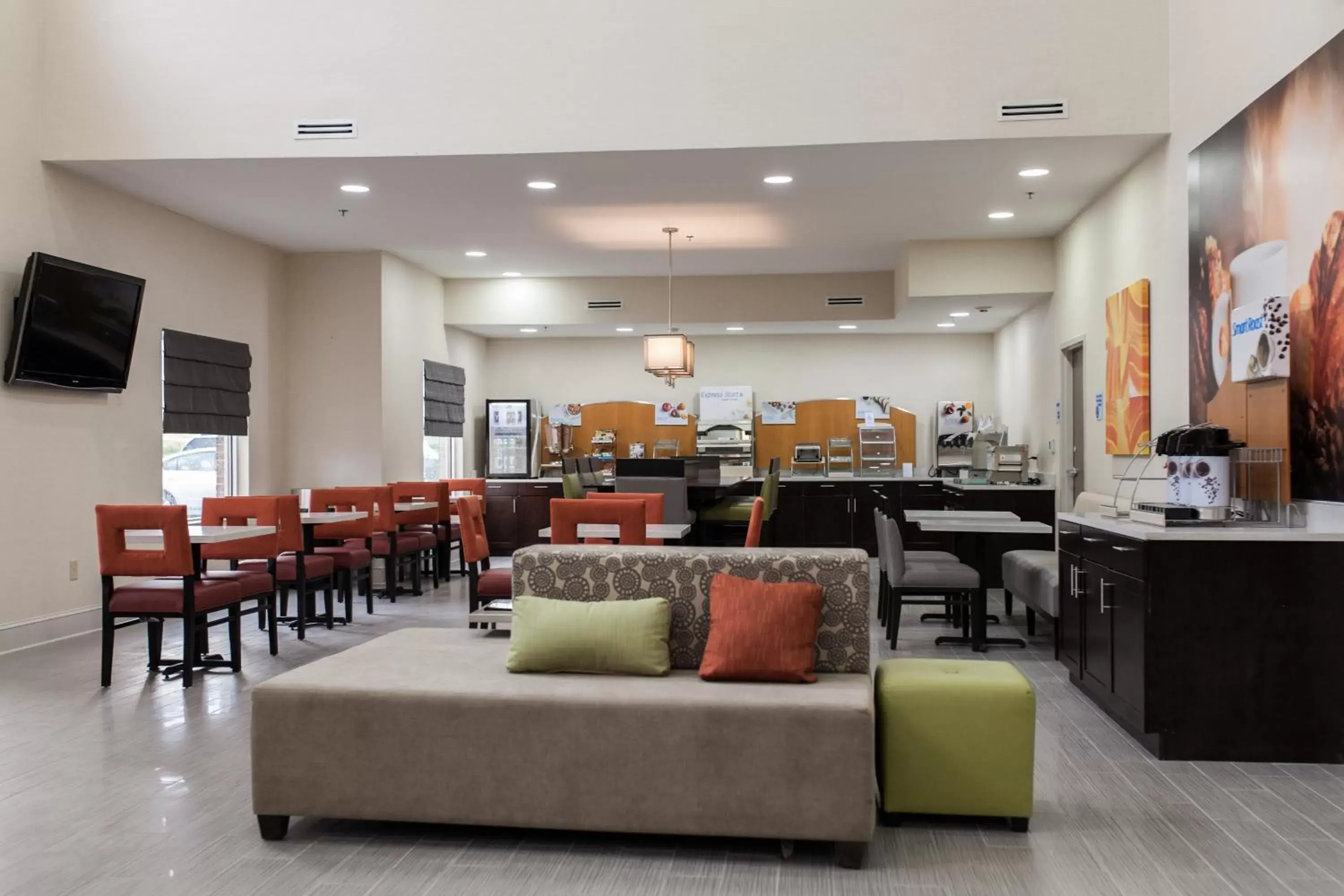 Lobby or reception, Restaurant/Places to Eat in Holiday Inn Express & Suites Sweetwater, an IHG Hotel