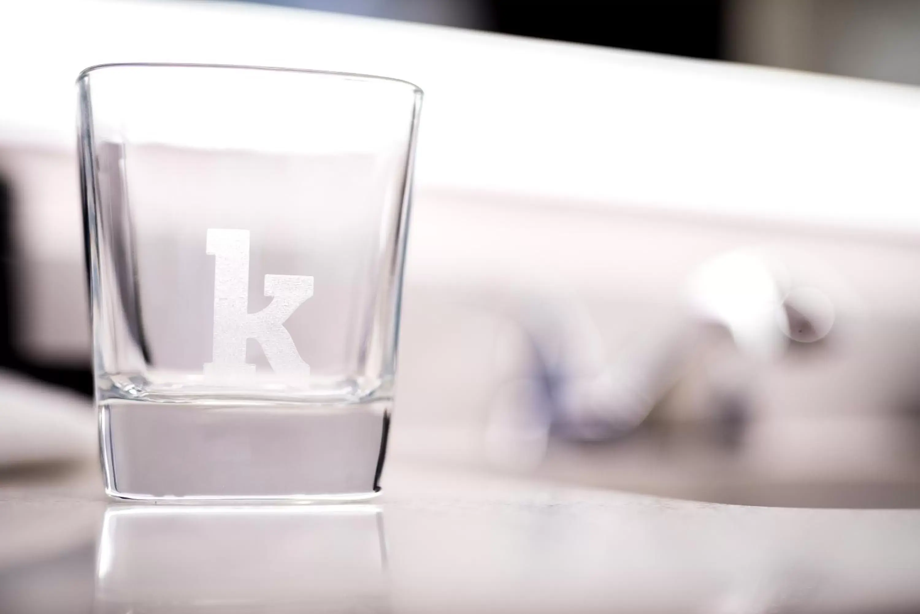 Bathroom, Bed in The Kartrite Resort and Indoor Waterpark Bathroom, Bed in The Kartrite Resort and Indoor Waterpark