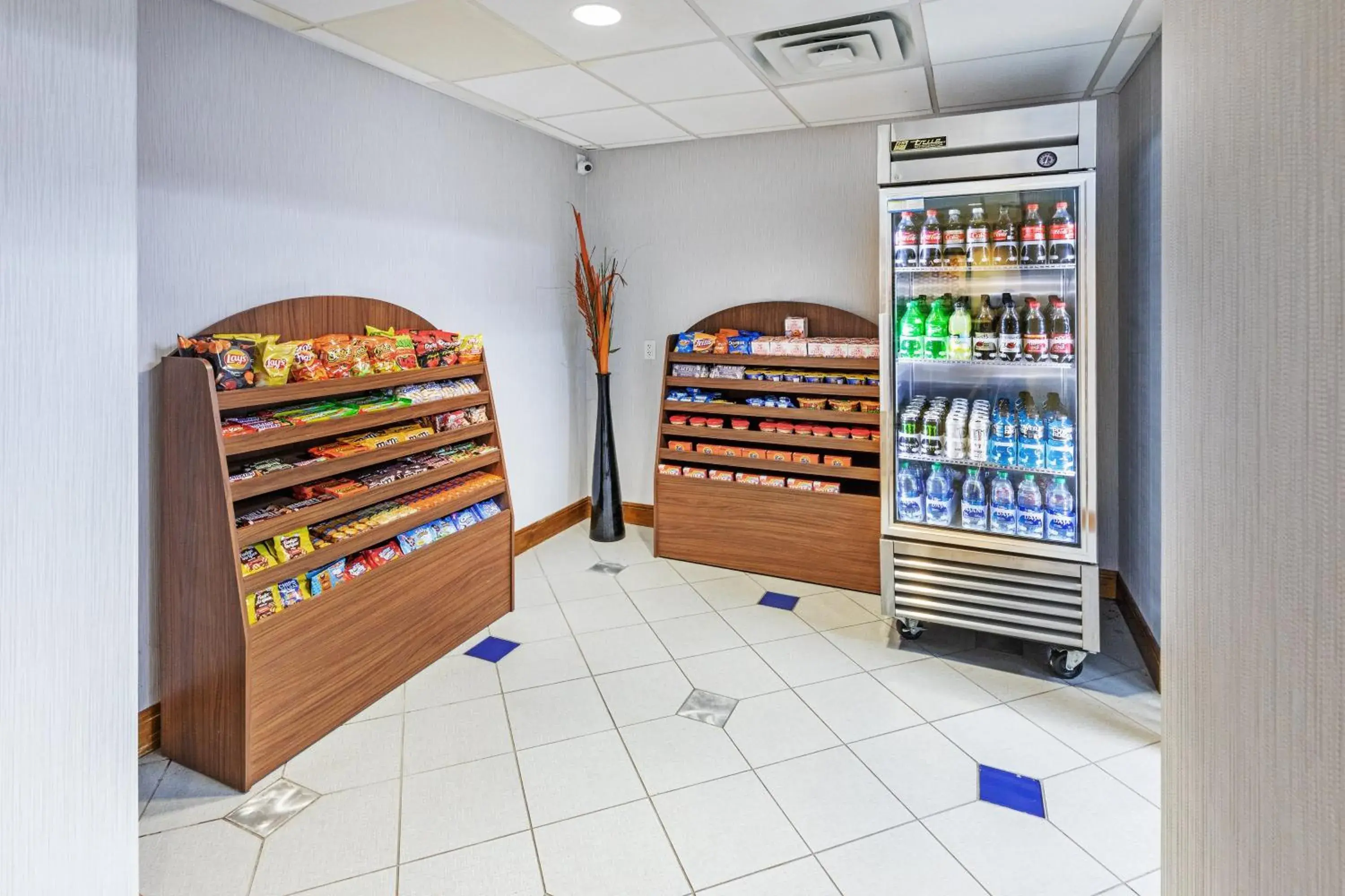 Other, Supermarket/Shops in Holiday Inn Express Hotel & Suites Austin NE-Hutto, an IHG Hotel