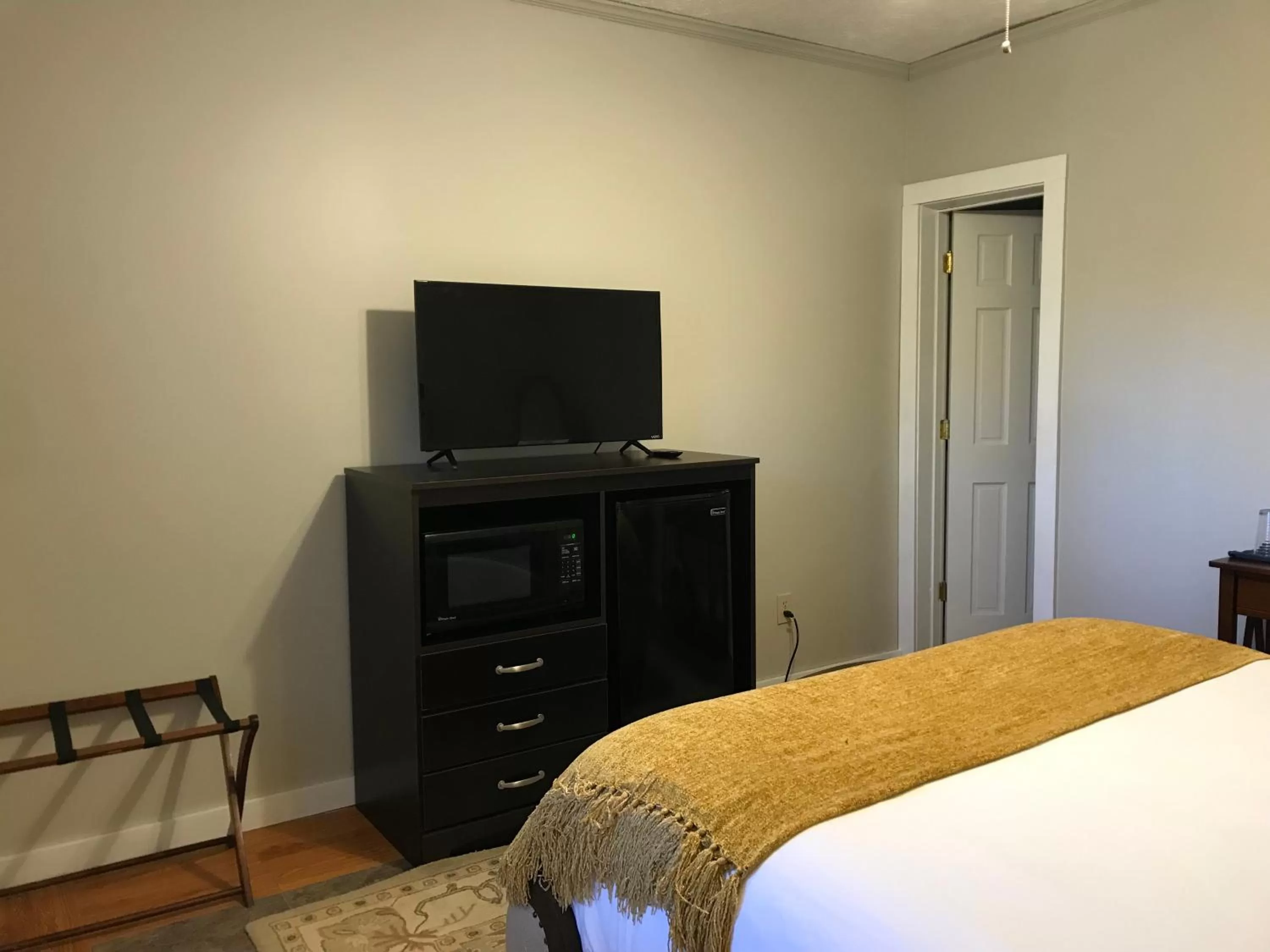 Bedroom, TV/Entertainment Center in Barefoot Hills