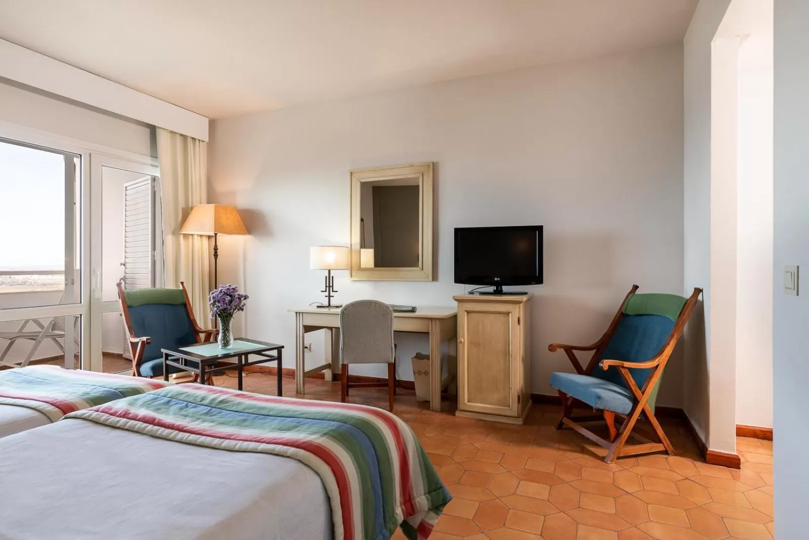 Photo of the whole room, Bed in Parador de Ayamonte