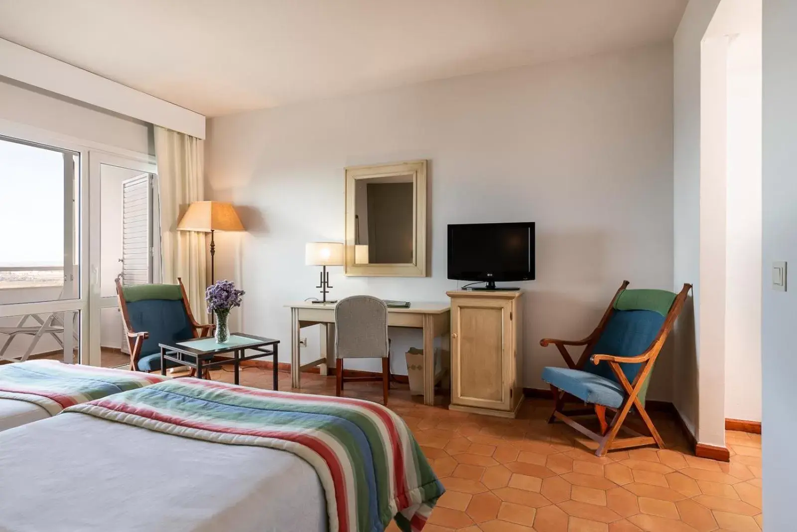 Photo of the whole room, Bed in Parador de Ayamonte Photo of the whole room, Bed in Parador de Ayamonte