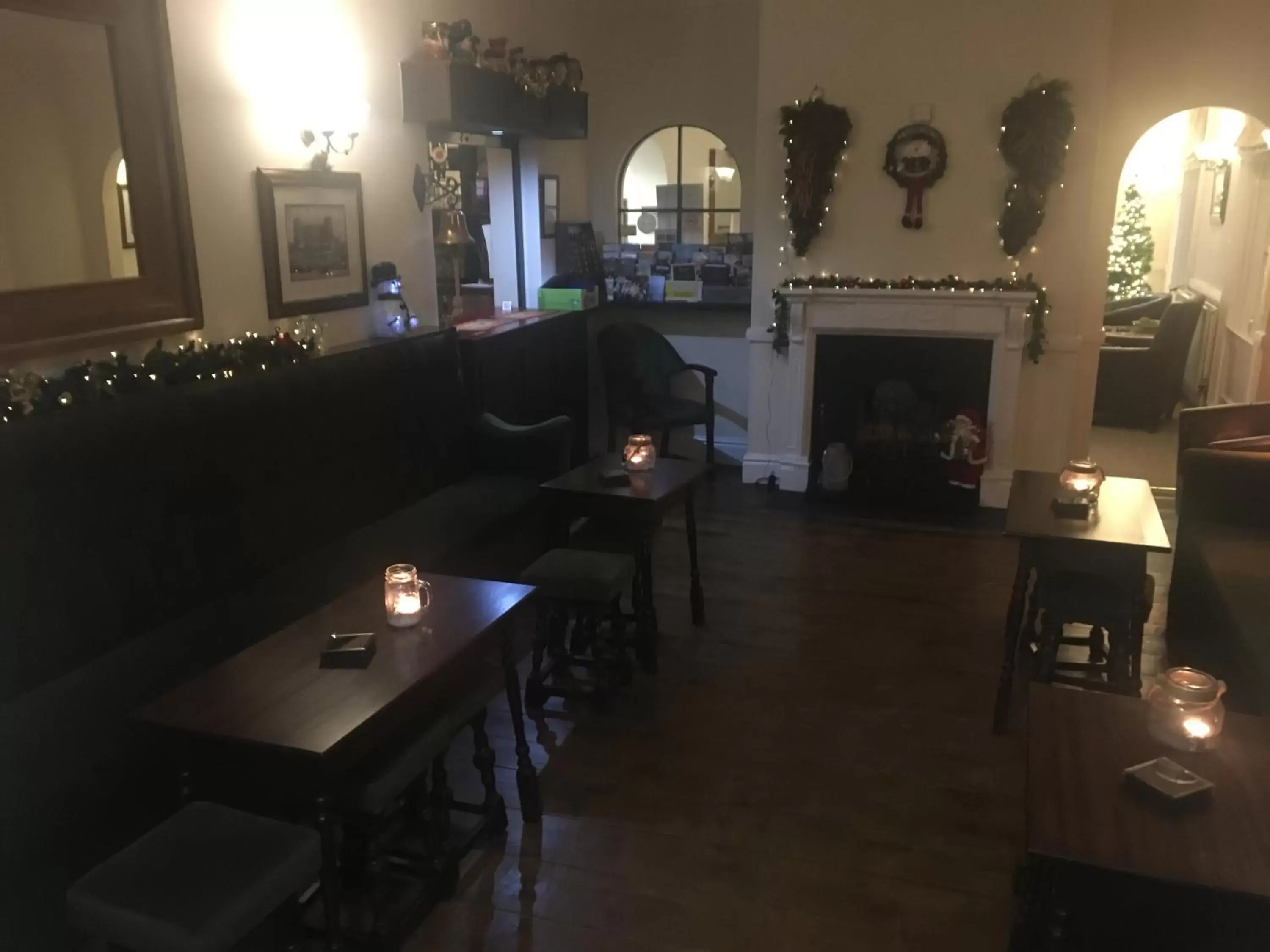 Restaurant/Places to Eat in Abbots Mead Hotel