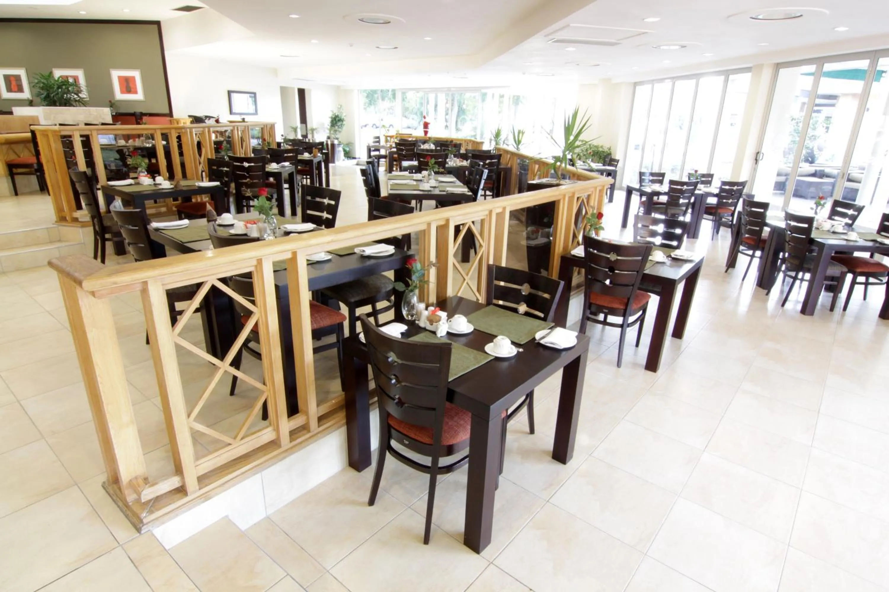 Restaurant/places to eat in Cresta Lodge Gaborone