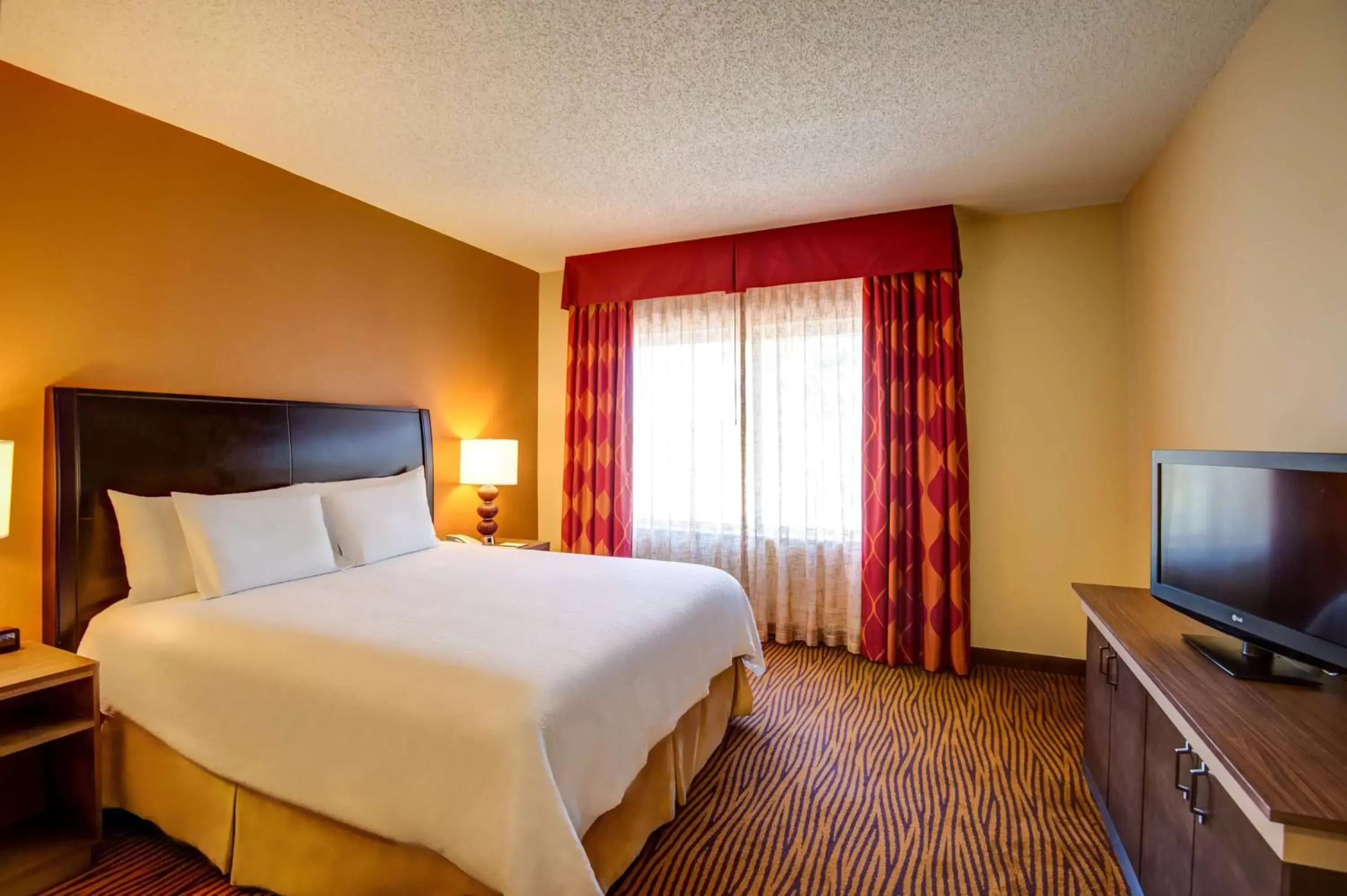Bedroom, Bed in Hilton Garden Inn Tampa Ybor Historic District