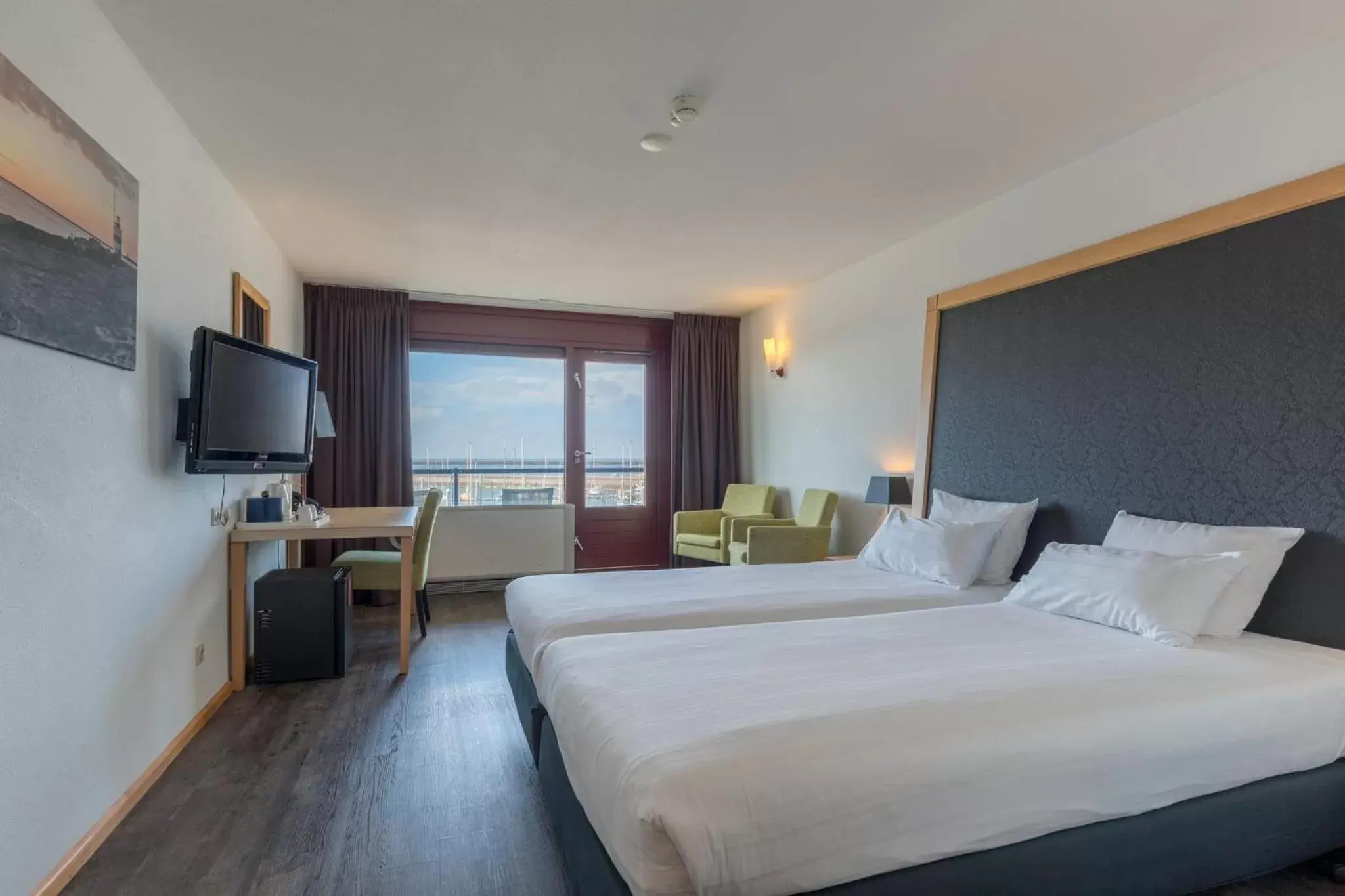 Photo of the whole room in Leonardo Hotel IJmuiden Seaport Beach