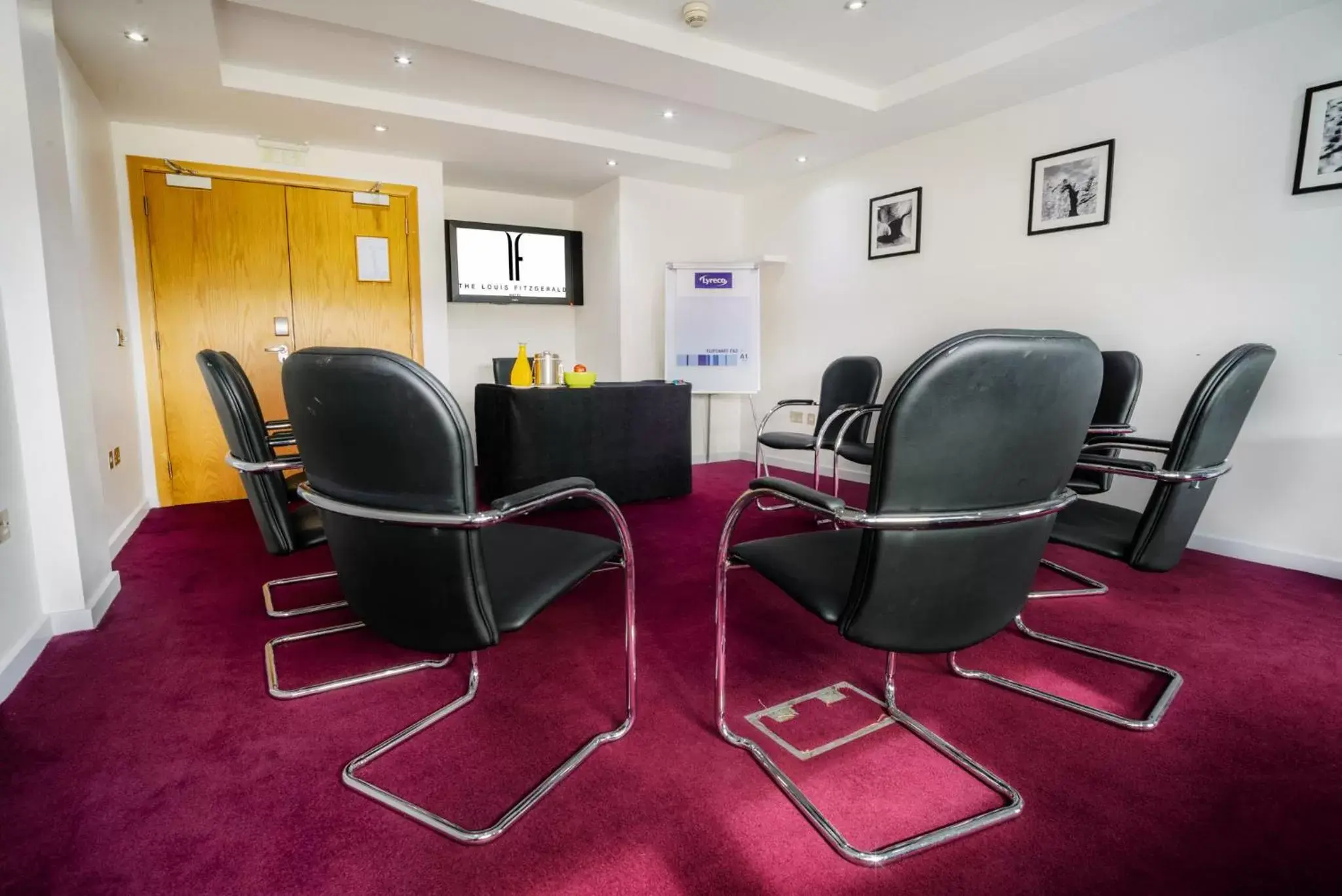 Business facilities in Louis Fitzgerald Hotel