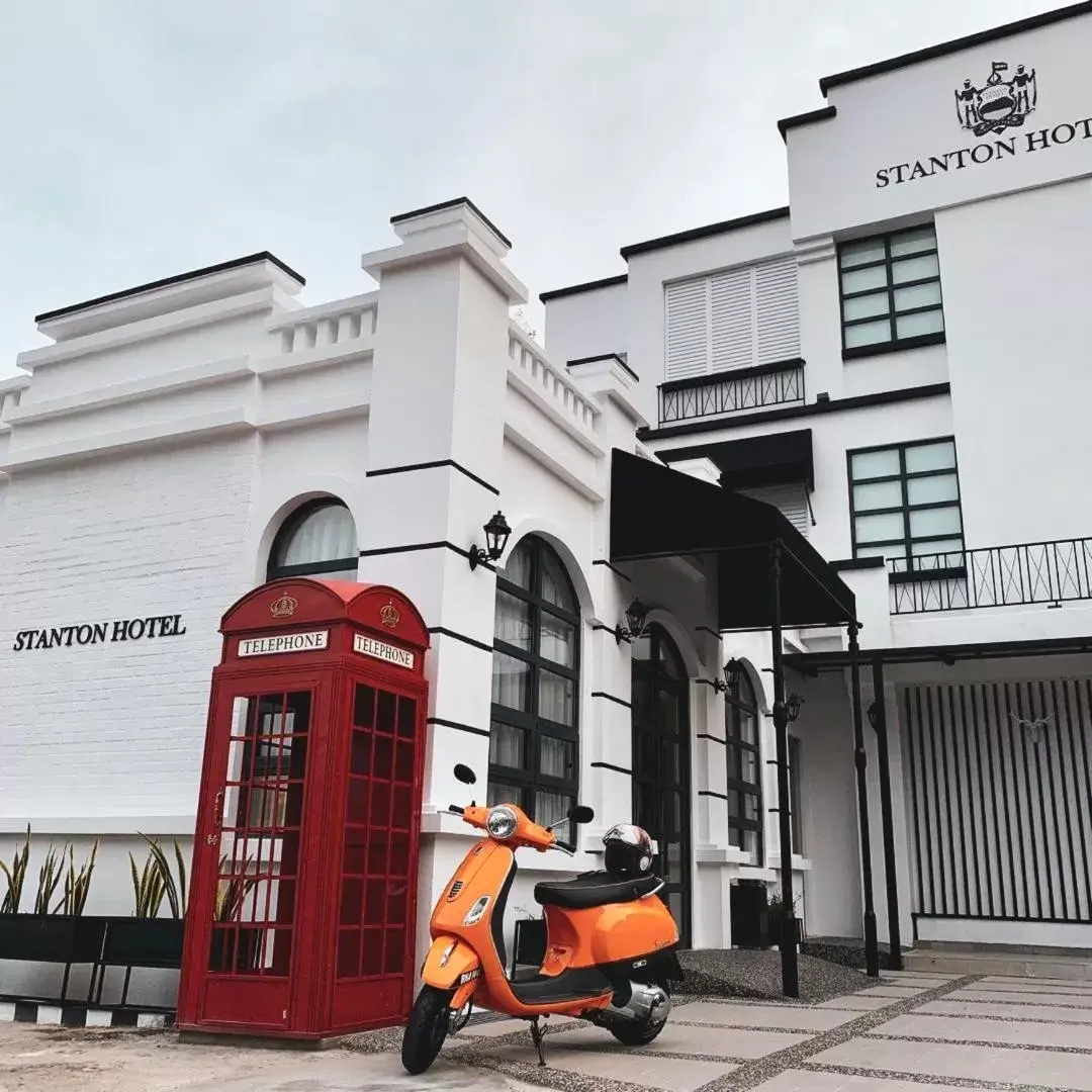 Property Building in Stanton Hotel