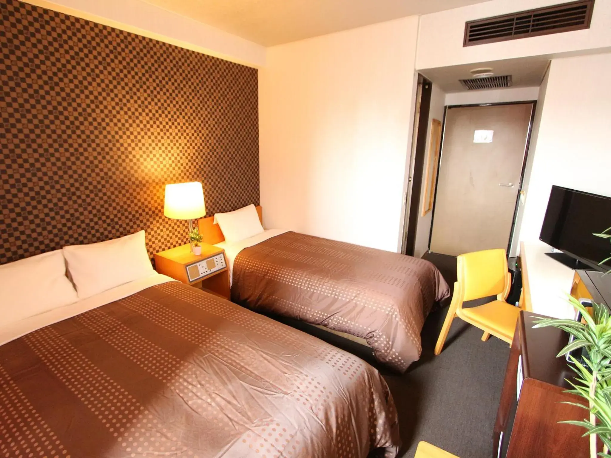 TV and multimedia, Bed in HOTEL LiVEMAX BUDGET Utsunomiya