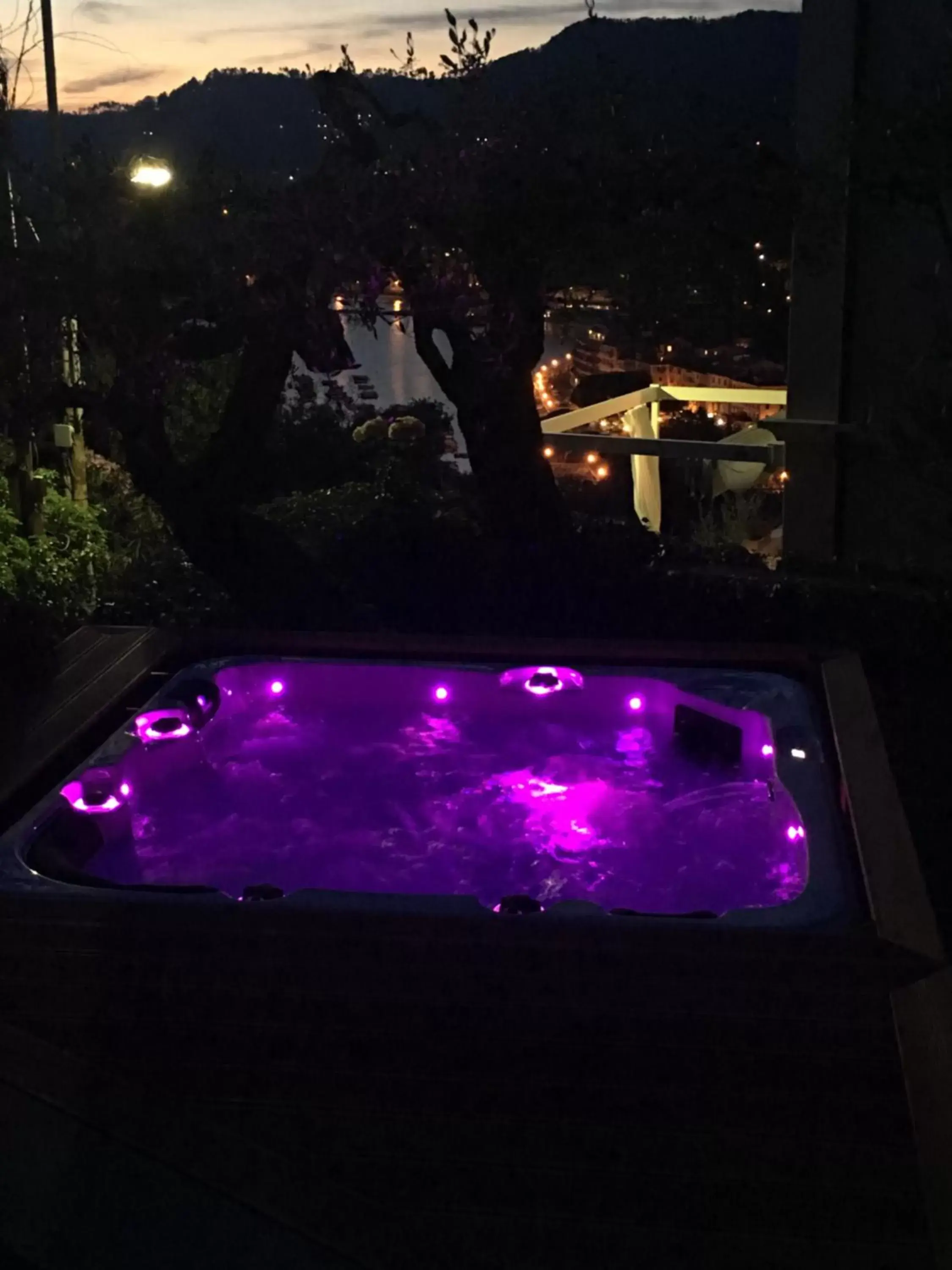 Hot Tub, Swimming Pool in Velamica Resort