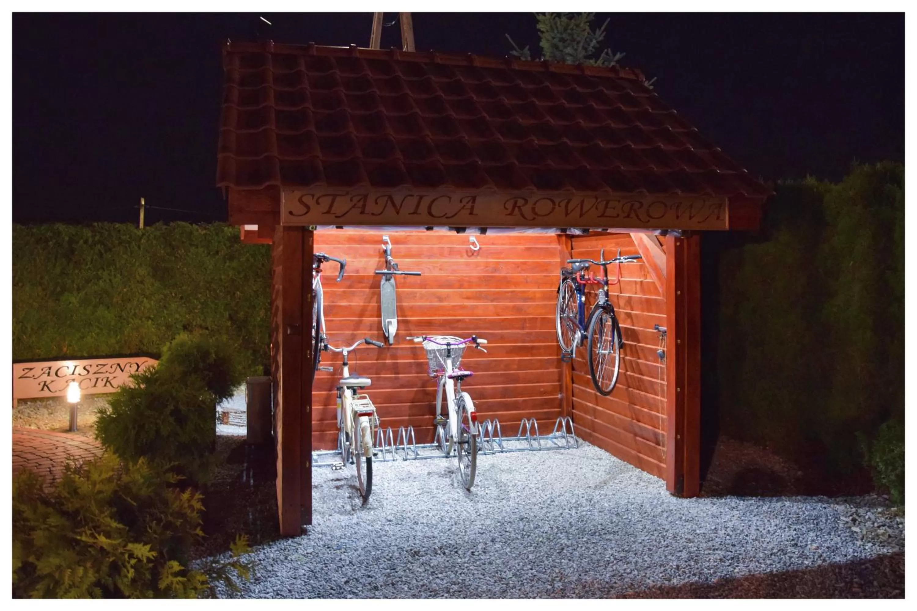 Night in Rezydencja Elżbiecin