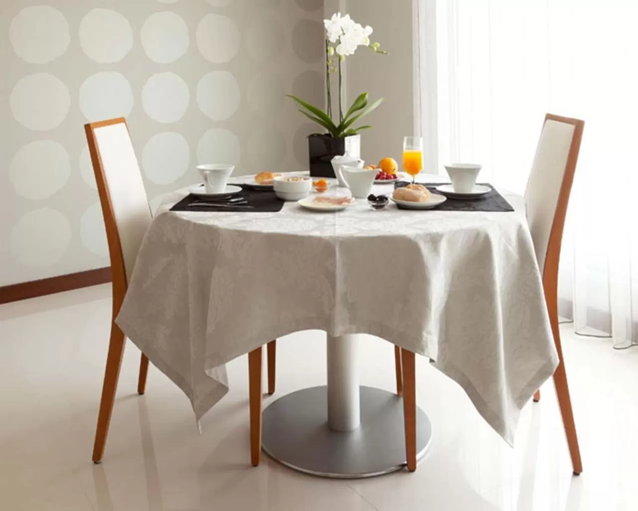 Restaurant/places to eat in Cardal Hotel