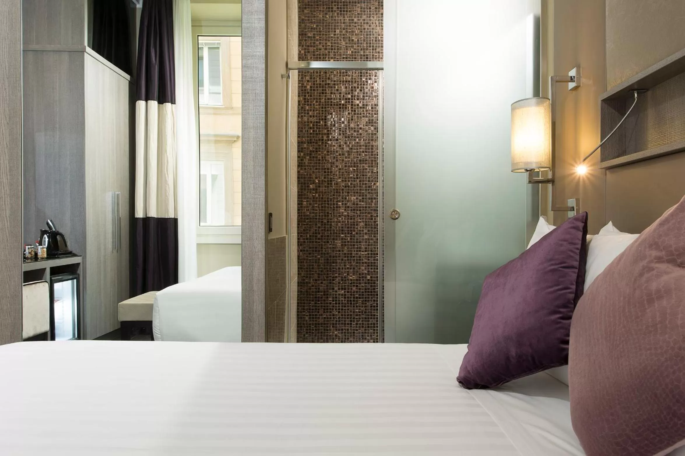 Photo of the whole room, Bed in Rome Life Hotel