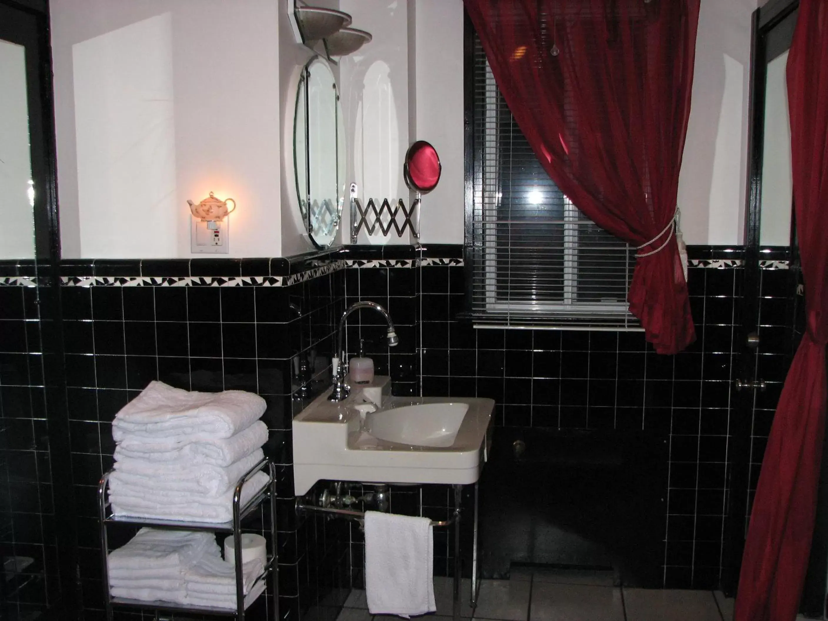 Shower, Bathroom in Magnolia B&B