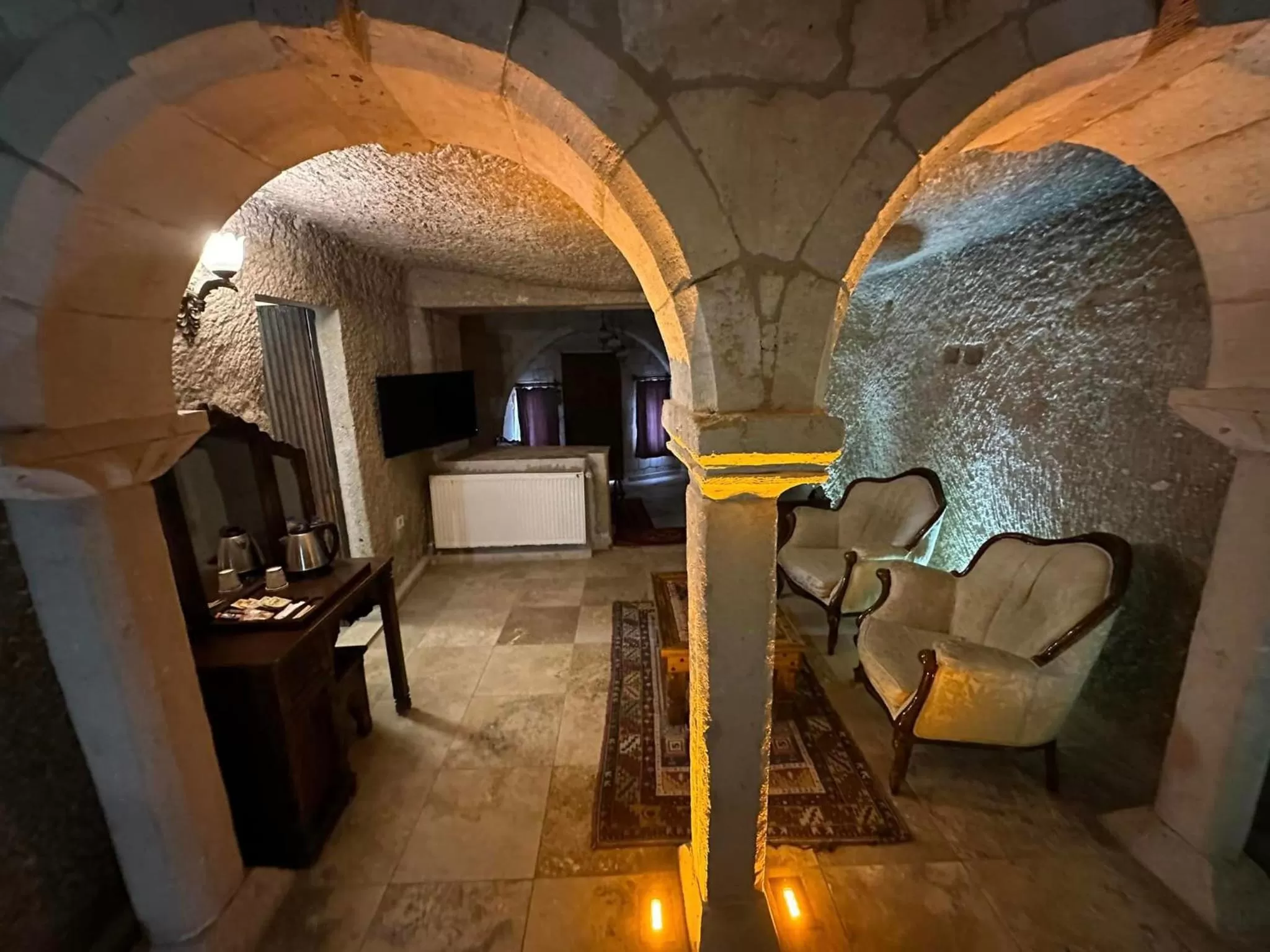 Seating area in Shoestring Cave House