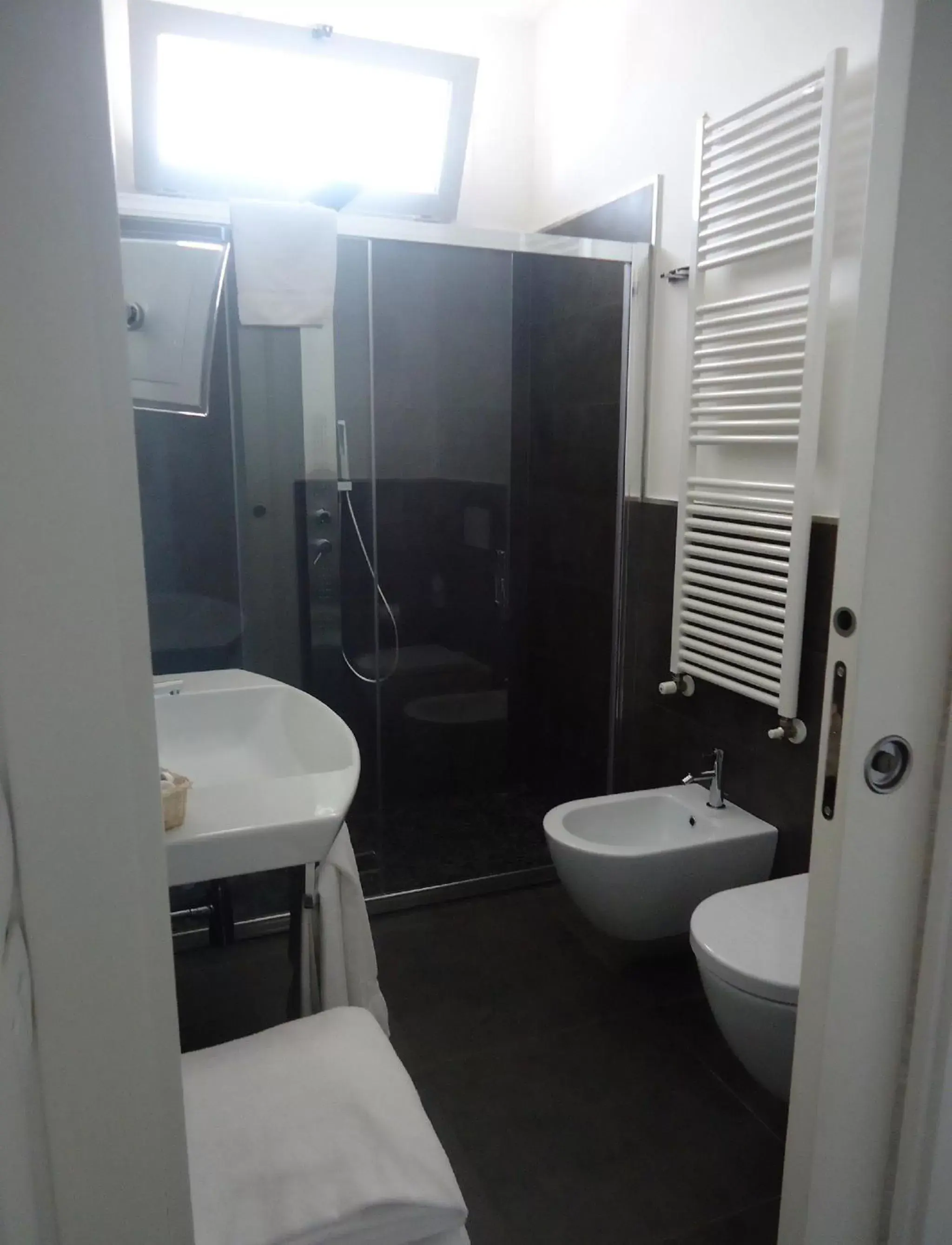 Shower, Bathroom in Baldinini Hotel