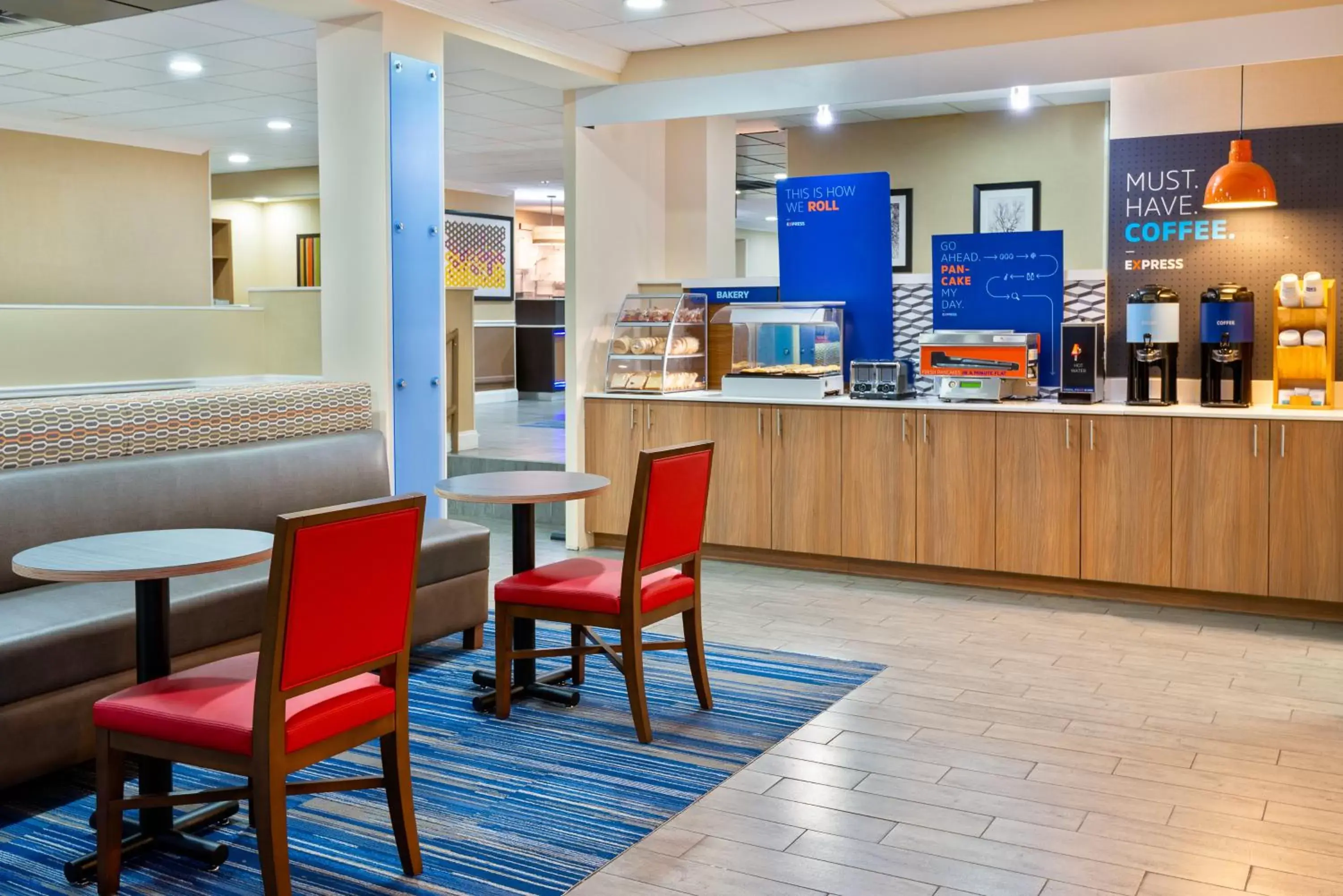 Breakfast, Restaurant/Places to Eat in Holiday Inn Express Hotel & Suites Bonita Springs/Naples, an IHG Hotel