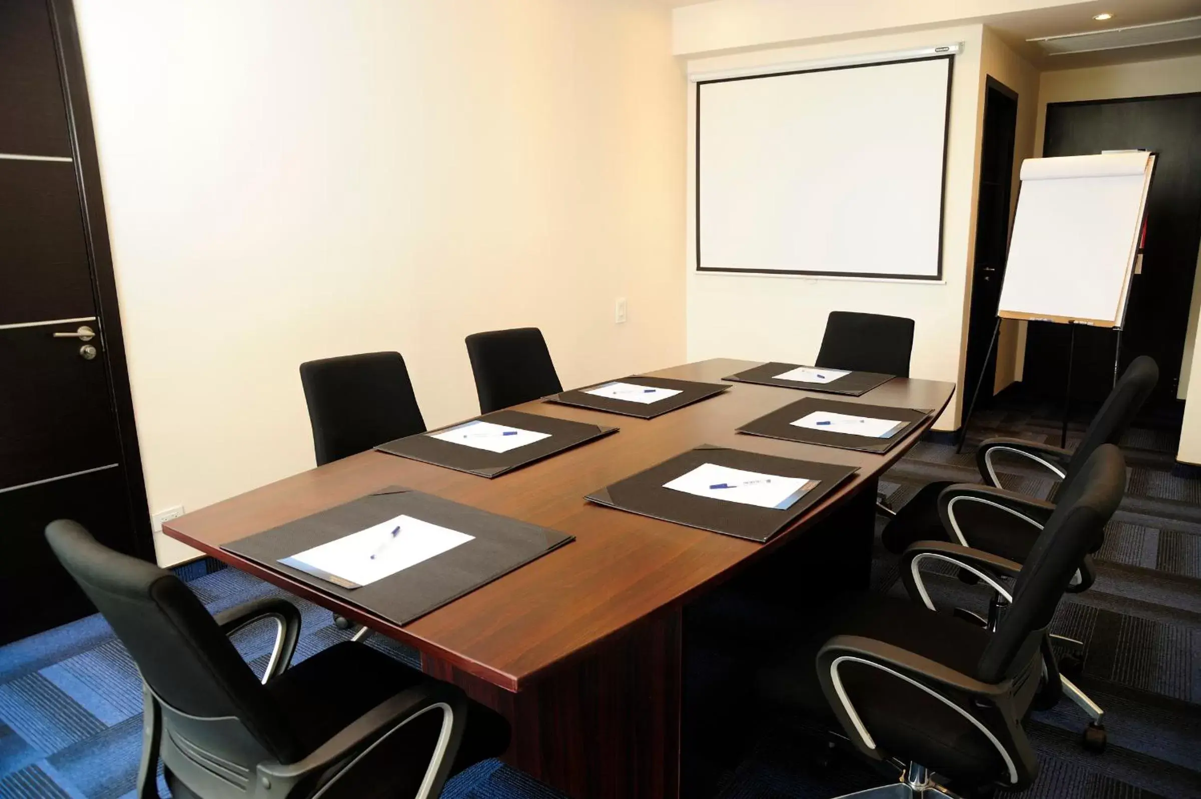 Business facilities, Business Area/Conference Room in Novotel Panama City