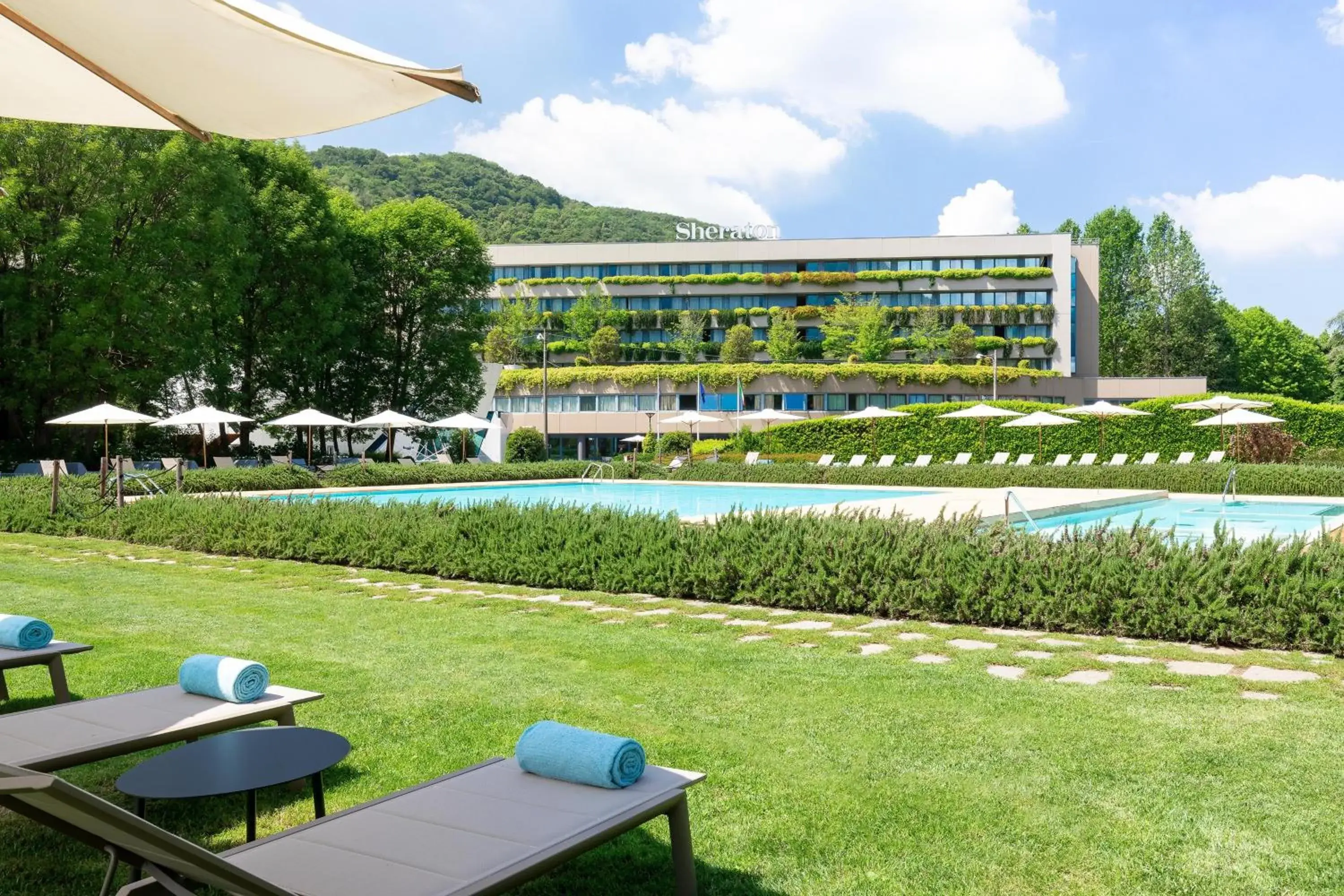 Area and facilities, Garden in Sheraton Lake Como Hotel