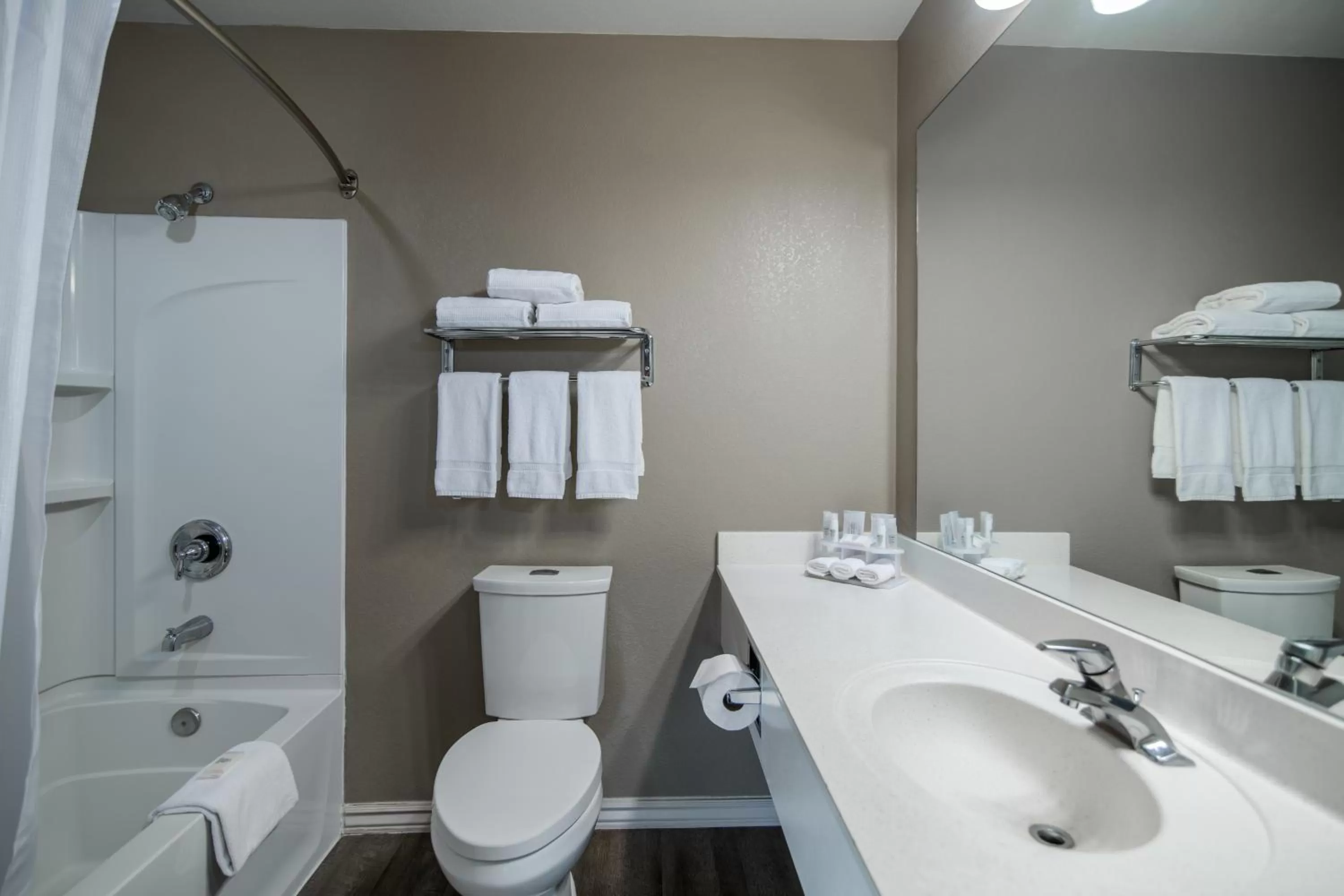Bathroom in Hillside Inn Pagosa