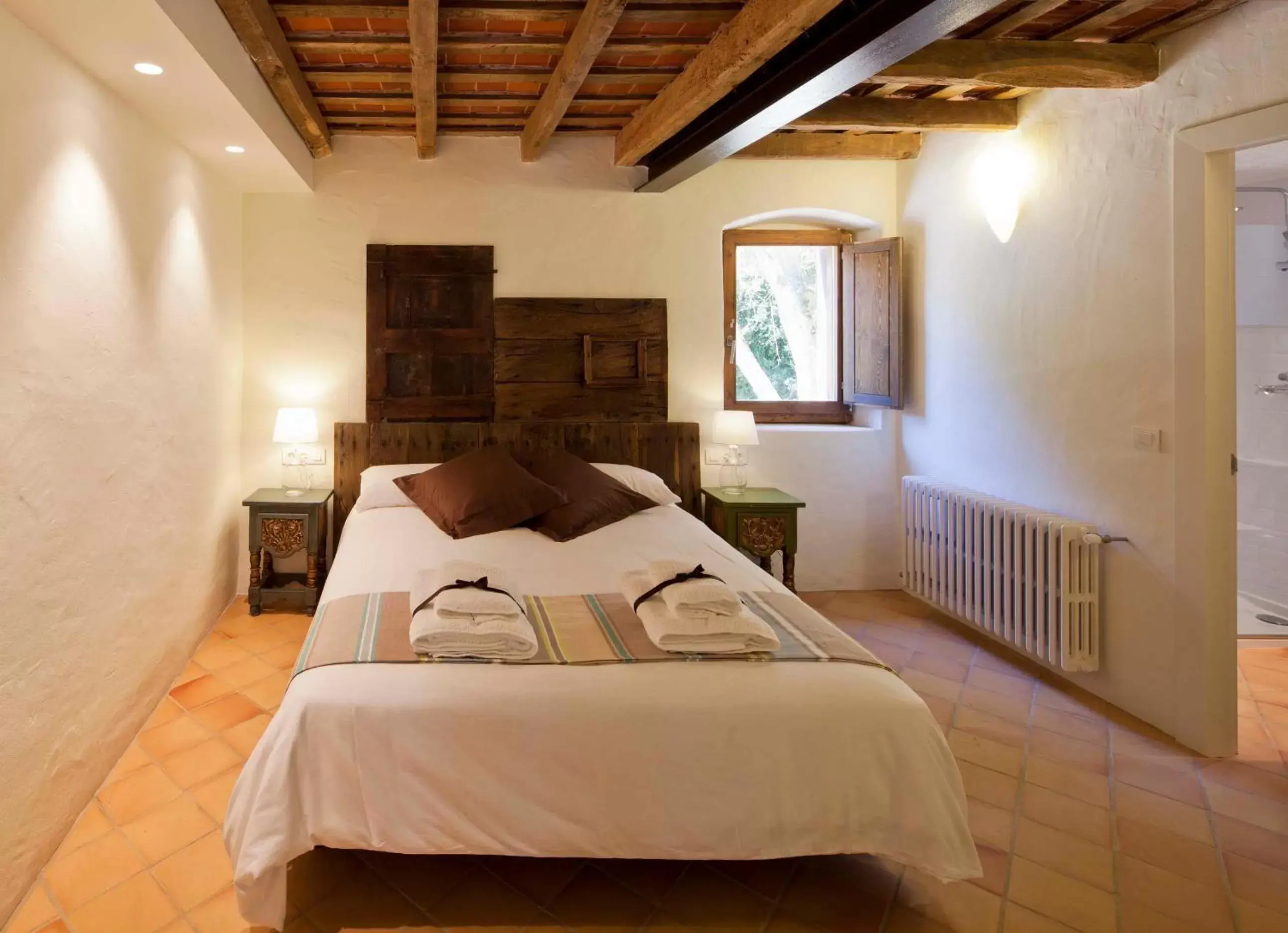 Bedroom, Bed in B&B La Rectoria de Sant Miquel de Pineda