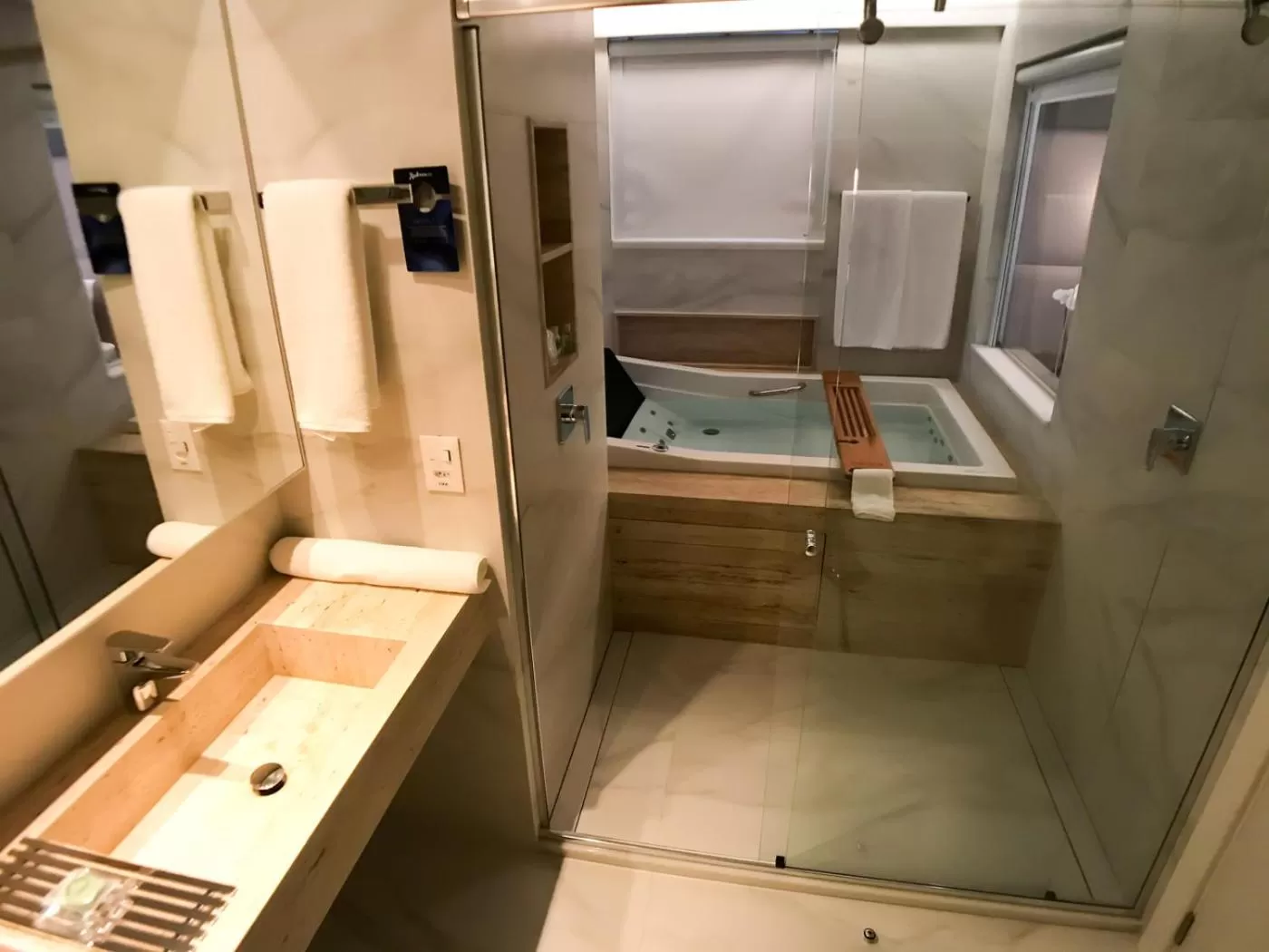 Hot Tub in Radisson Blu Belo Horizonte Savassi