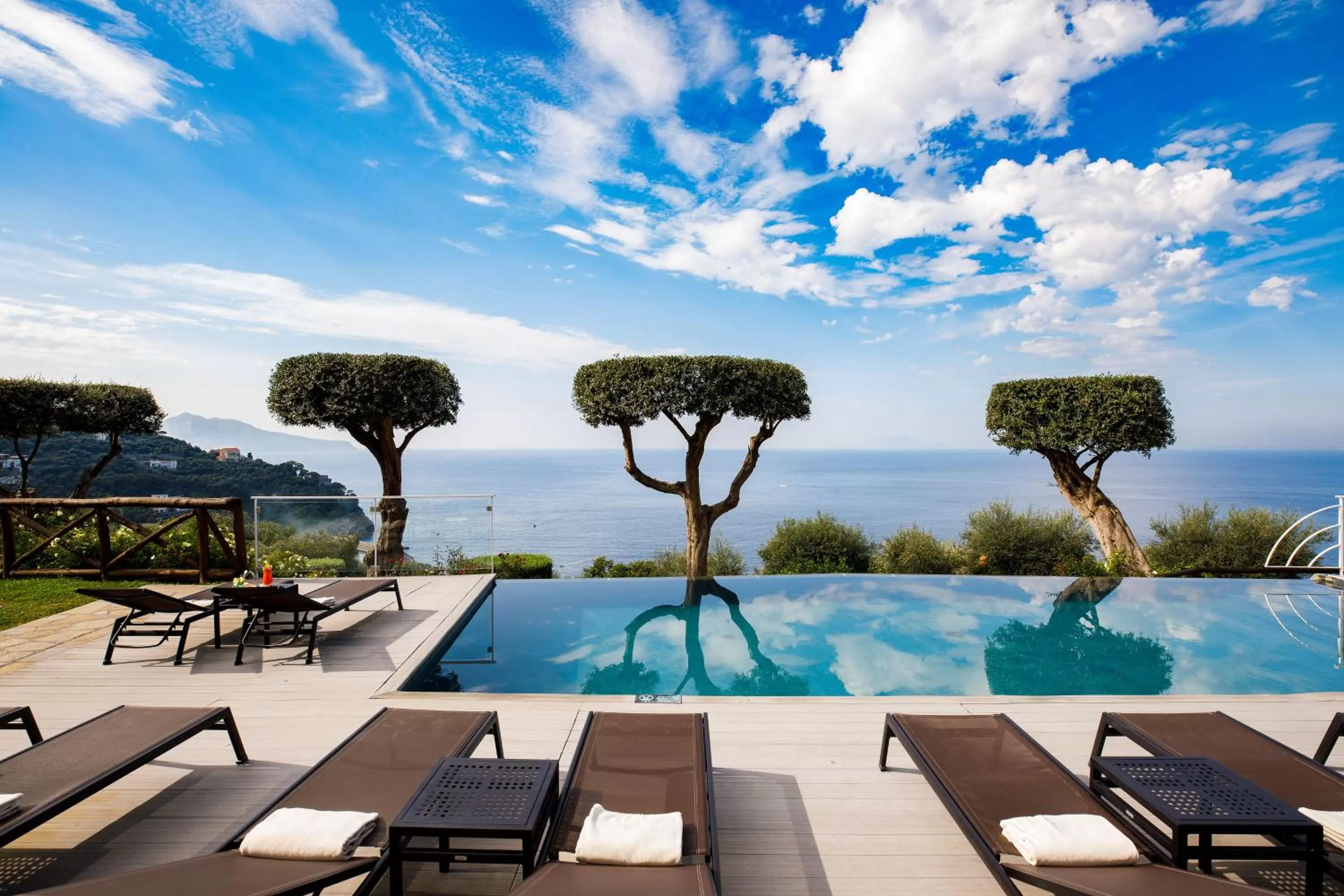 Pool view in Villa Fiorella Art Hotel